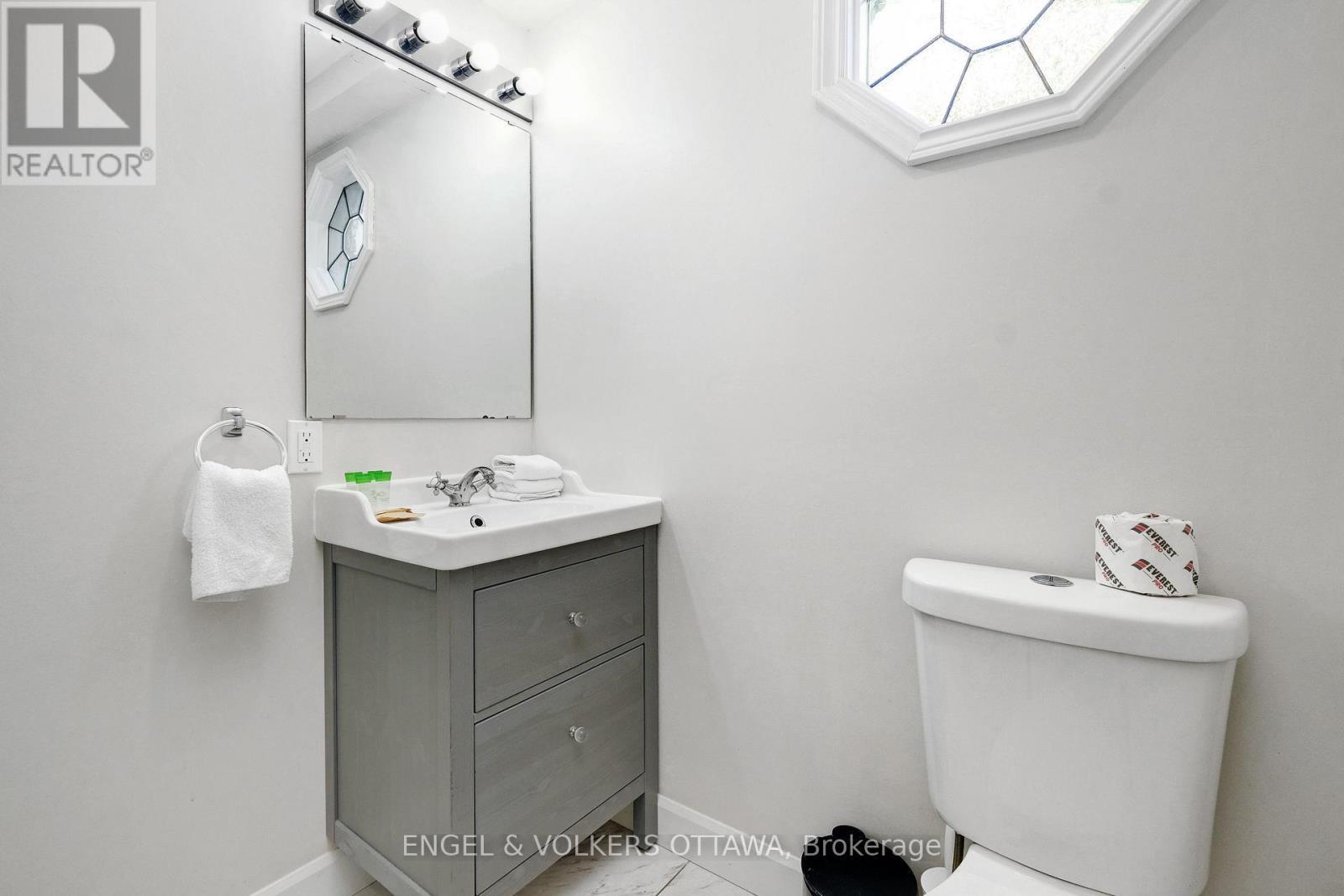 A - 621 Pleasant Park Road, Ottawa, ON