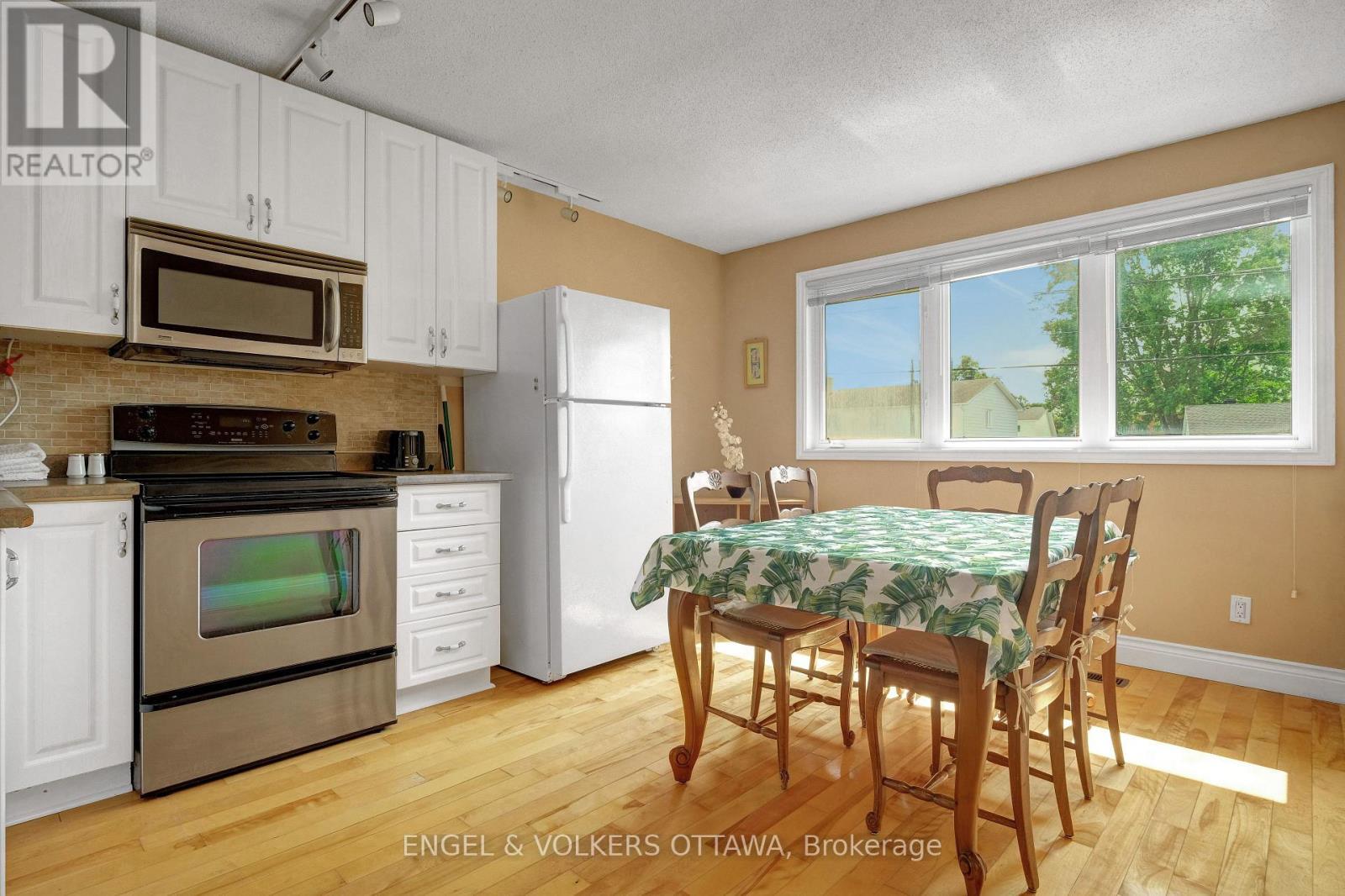 A - 621 Pleasant Park Road, Ottawa, ON