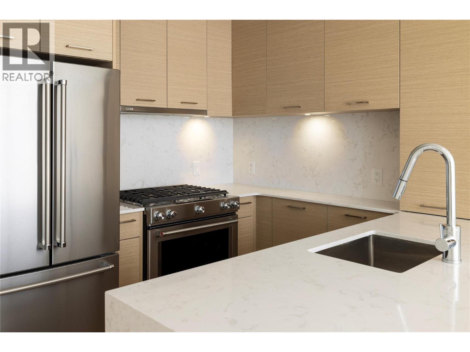 1191 Sunset Drive Unit# 2601, Kelowna, BC - Indoor Photo Showing Kitchen With Upgraded Kitchen