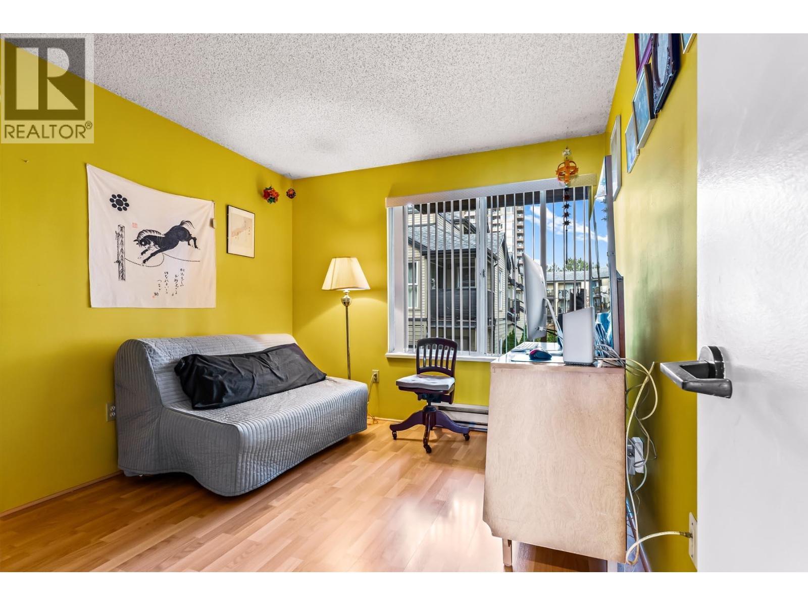 210 5 K De K Court, New Westminster, BC - Indoor