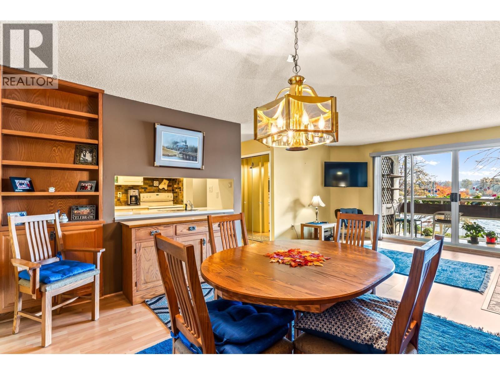 210 5 K De K Court, New Westminster, BC - Indoor Photo Showing Dining Room