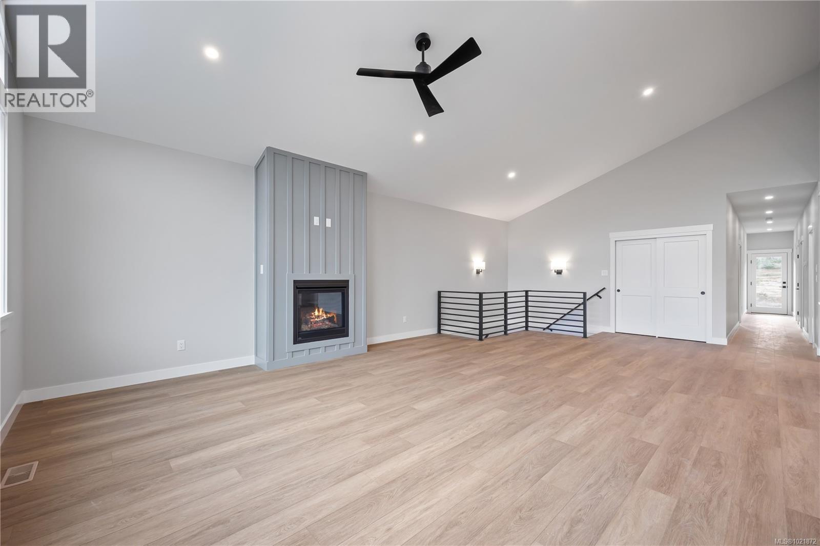 Similar Home - 151 Marina View Dr, Ladysmith, BC - Indoor With Fireplace