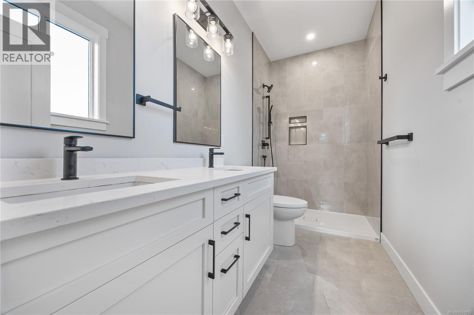 Similar Home - 151 Marina View Dr, Ladysmith, BC - Indoor Photo Showing Bathroom