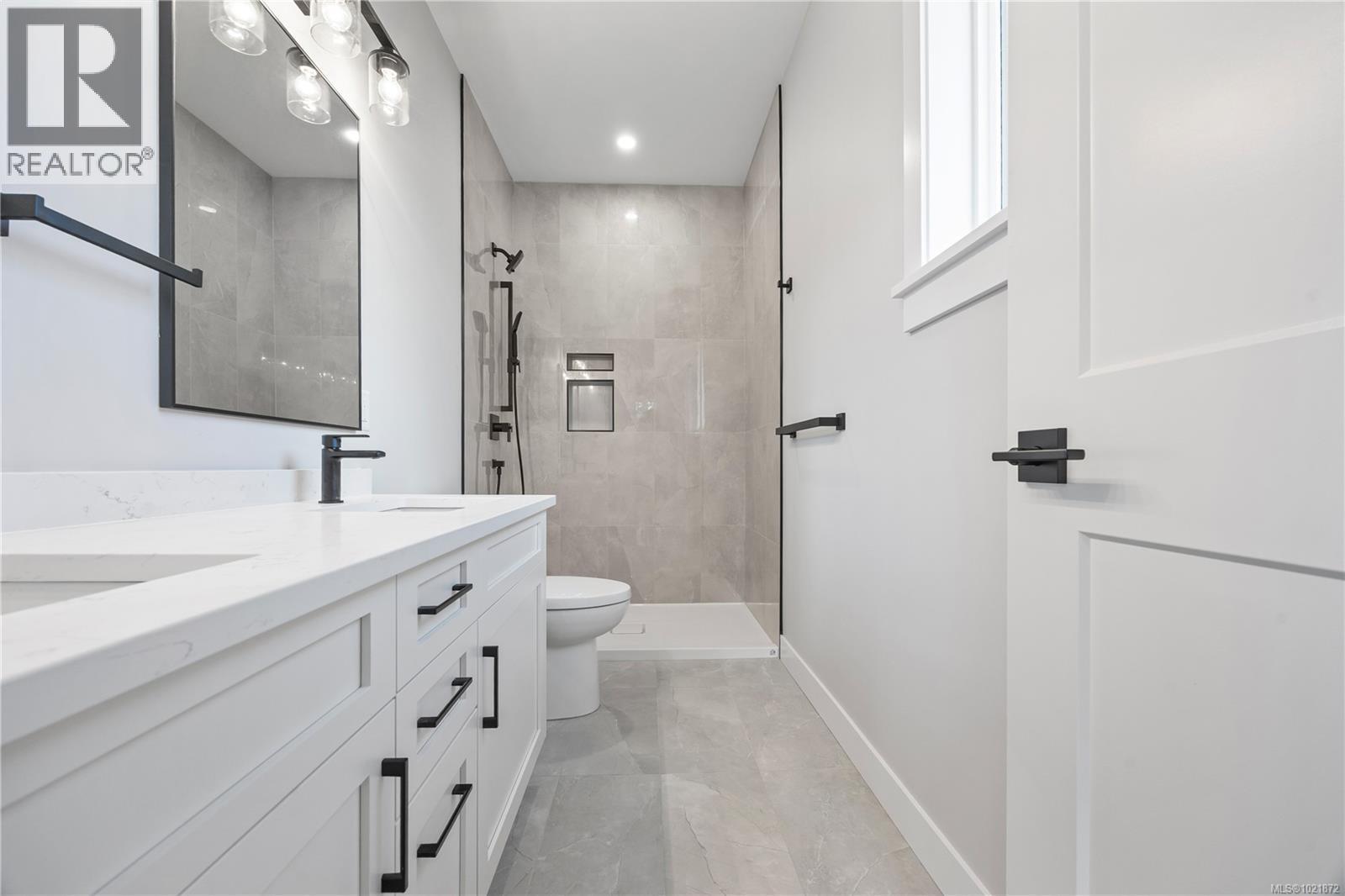 Similar Home - 151 Marina View Dr, Ladysmith, BC - Indoor Photo Showing Bathroom