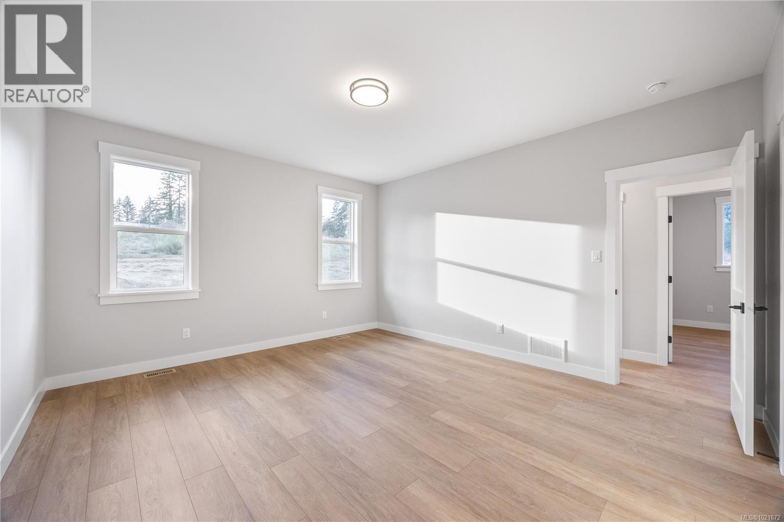 Similar Home - 151 Marina View Dr, Ladysmith, BC - Indoor Photo Showing Other Room