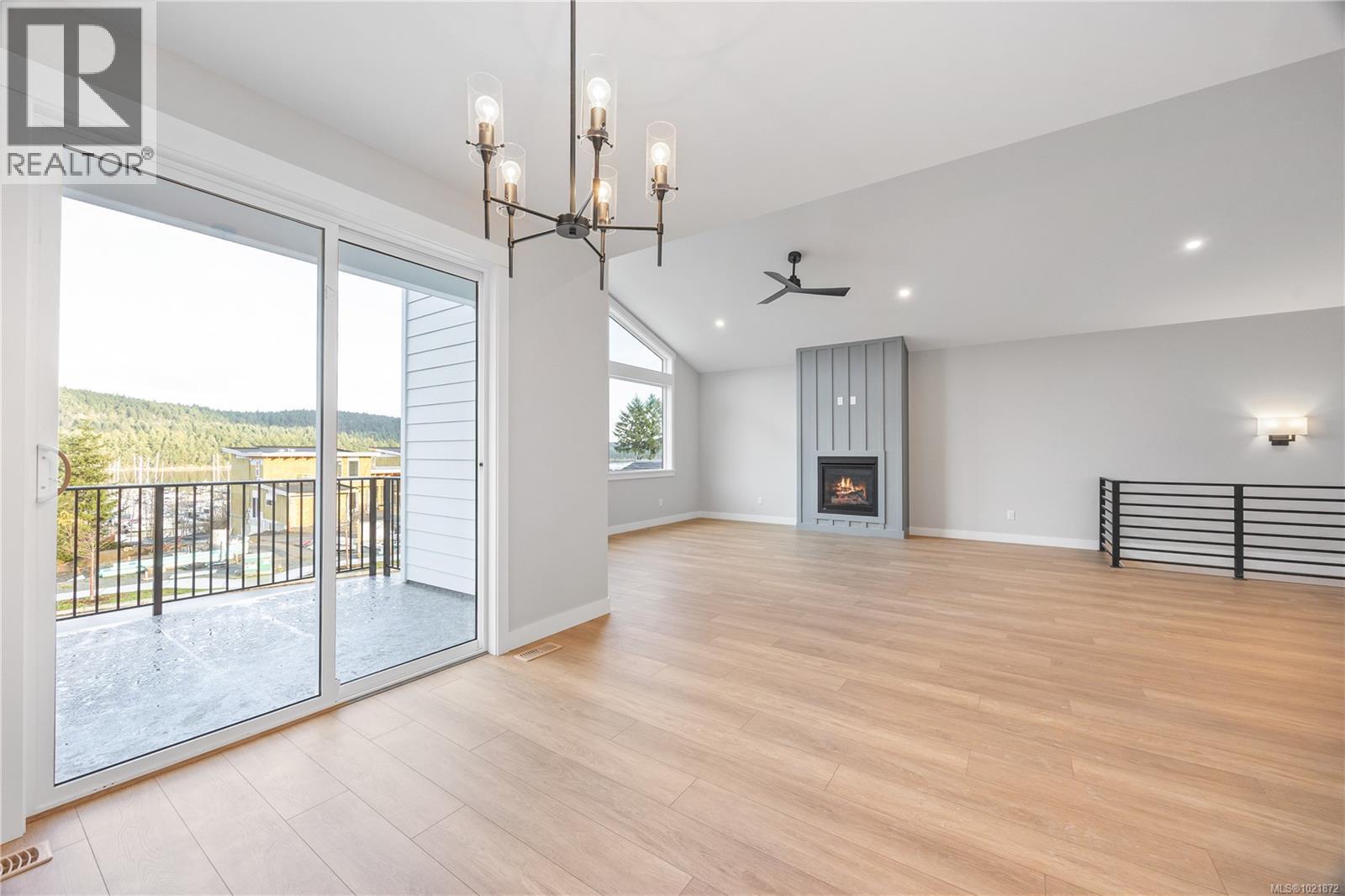 Similar Home - 151 Marina View Dr, Ladysmith, BC - Indoor With Fireplace