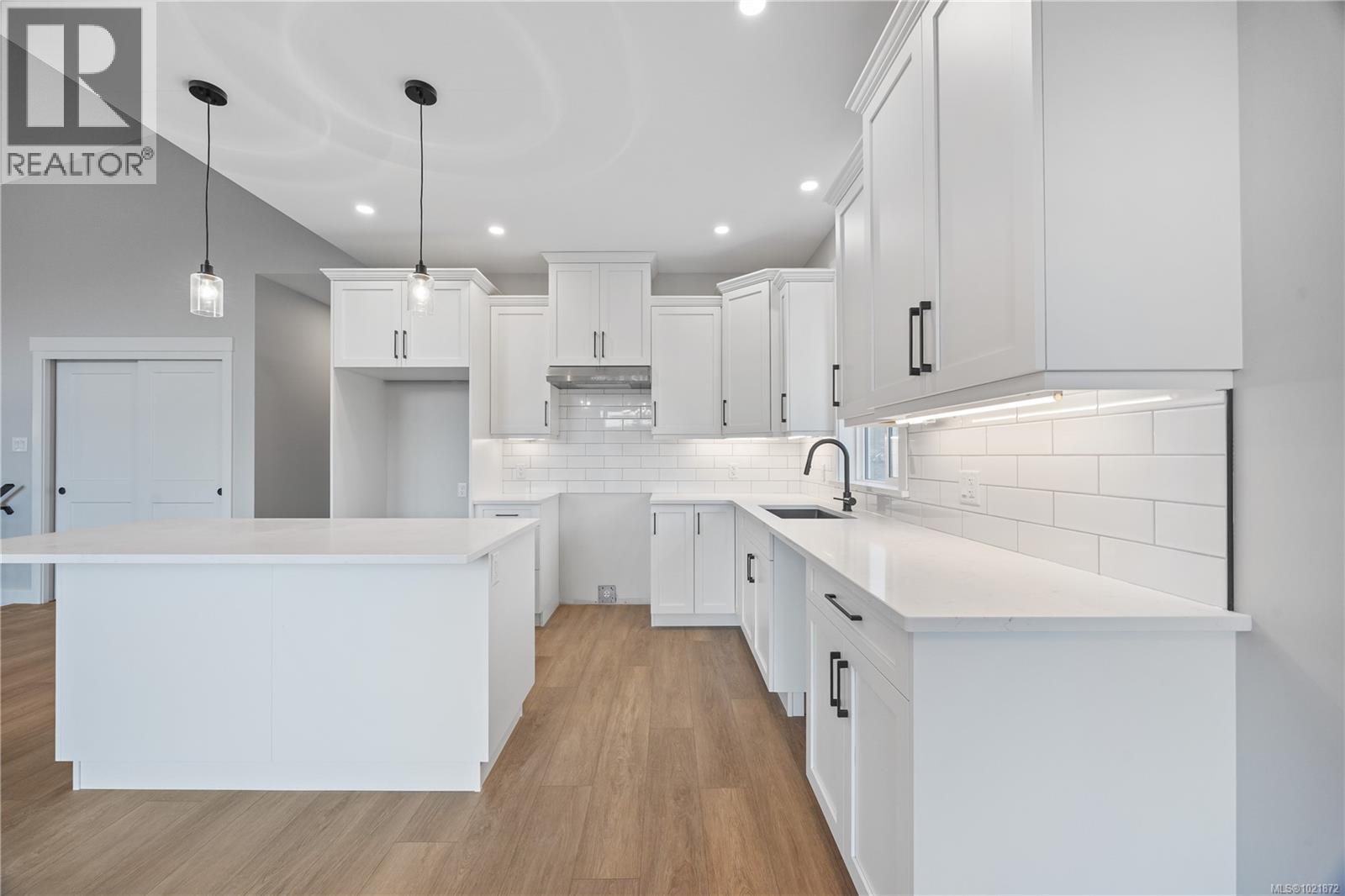 Similar Home - 151 Marina View Dr, Ladysmith, BC - Indoor Photo Showing Kitchen With Upgraded Kitchen