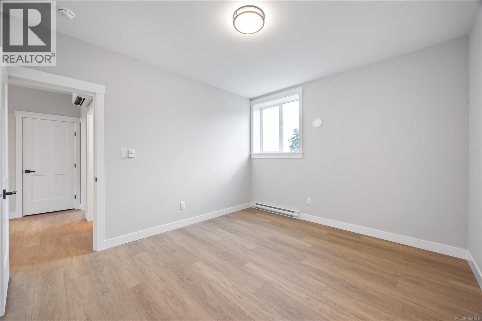 Similar Home - 151 Marina View Dr, Ladysmith, BC - Indoor Photo Showing Other Room