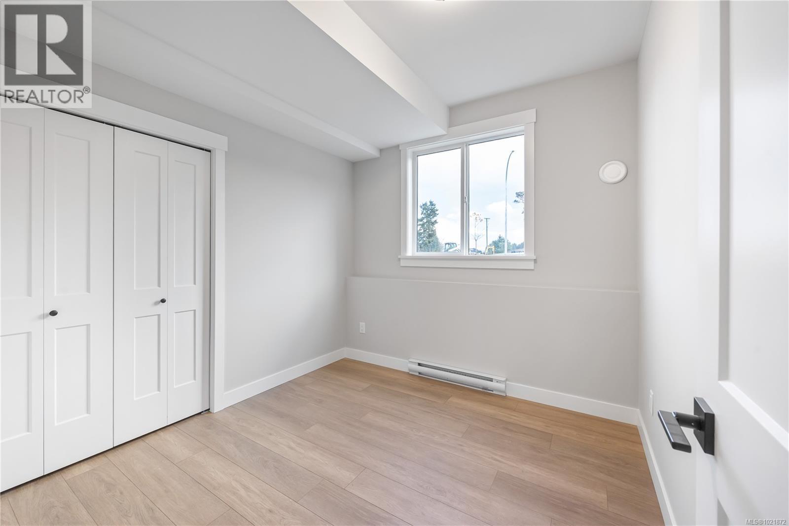 Similar Home - 151 Marina View Dr, Ladysmith, BC - Indoor Photo Showing Other Room