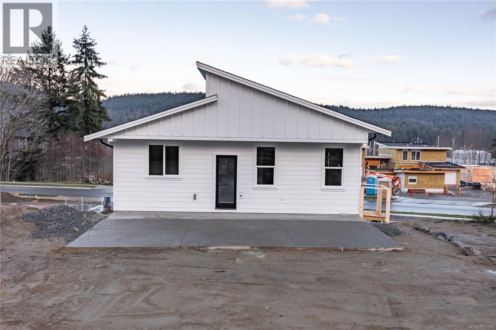 Similar Home - 151 Marina View Dr, Ladysmith, BC - Outdoor