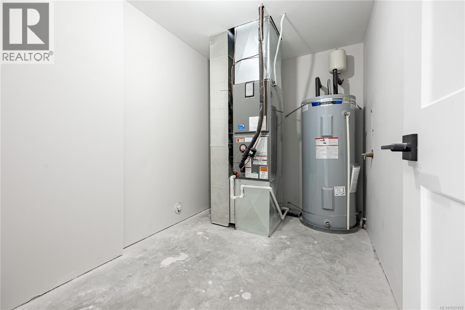 Similar Home - 151 Marina View Dr, Ladysmith, BC - Indoor