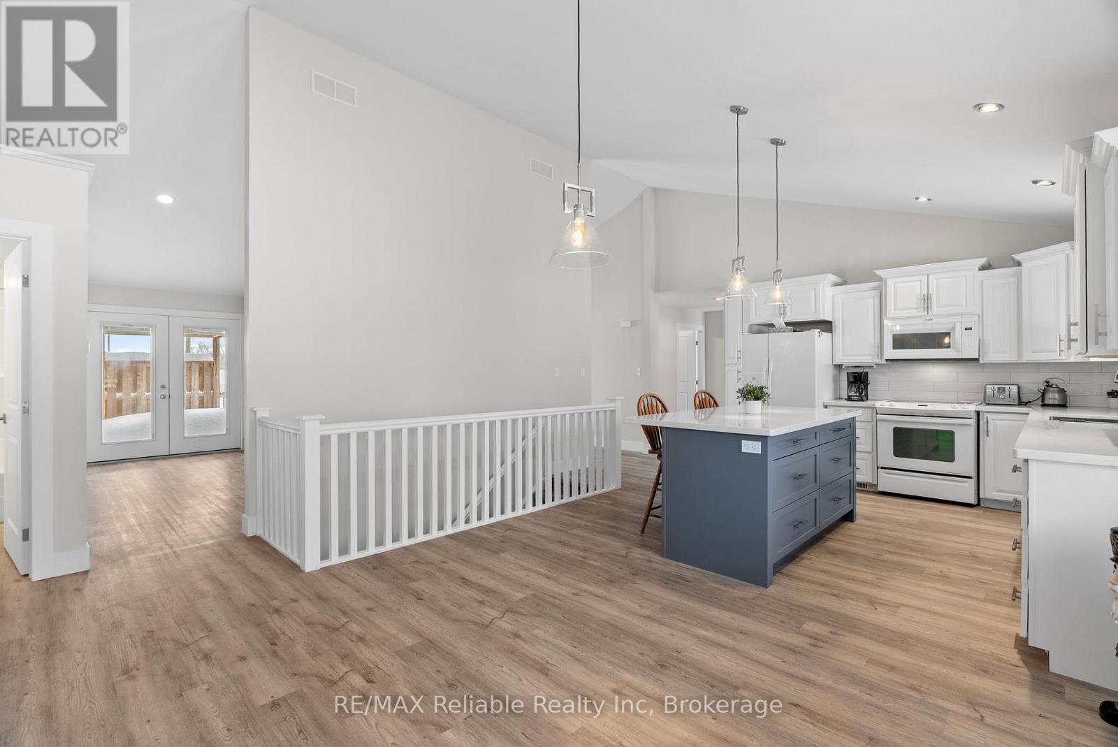 61 Wilson Street, Huron East (Seaforth), ON - Indoor Photo Showing Kitchen With Upgraded Kitchen