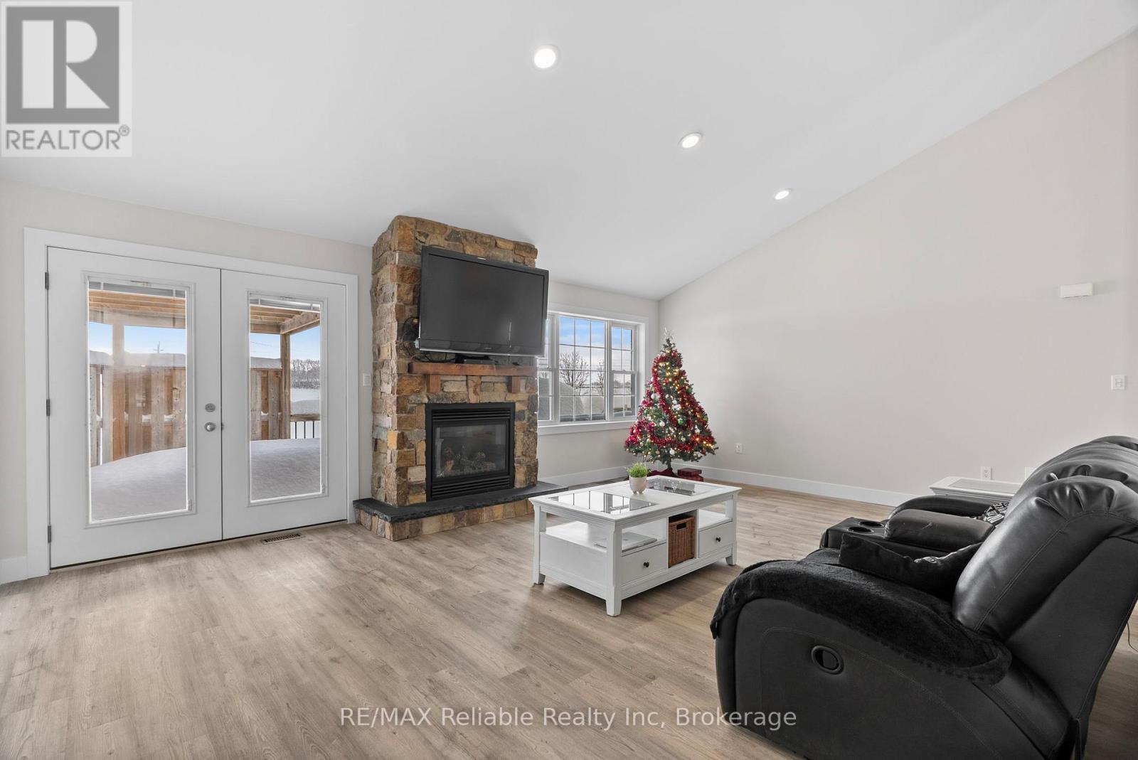 61 Wilson Street, Huron East (Seaforth), ON - Indoor Photo Showing Living Room With Fireplace