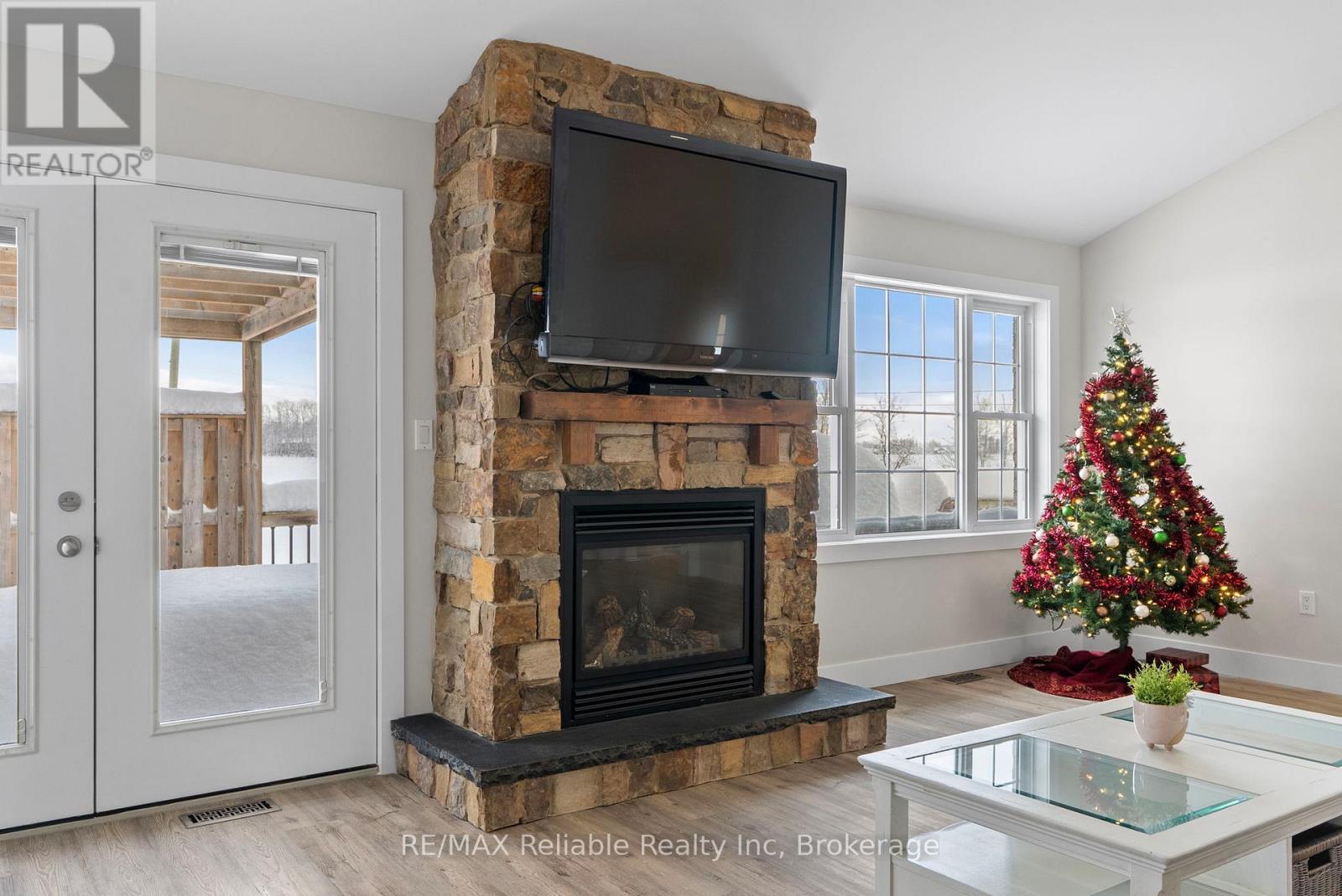 61 Wilson Street, Huron East (Seaforth), ON - Indoor Photo Showing Living Room With Fireplace