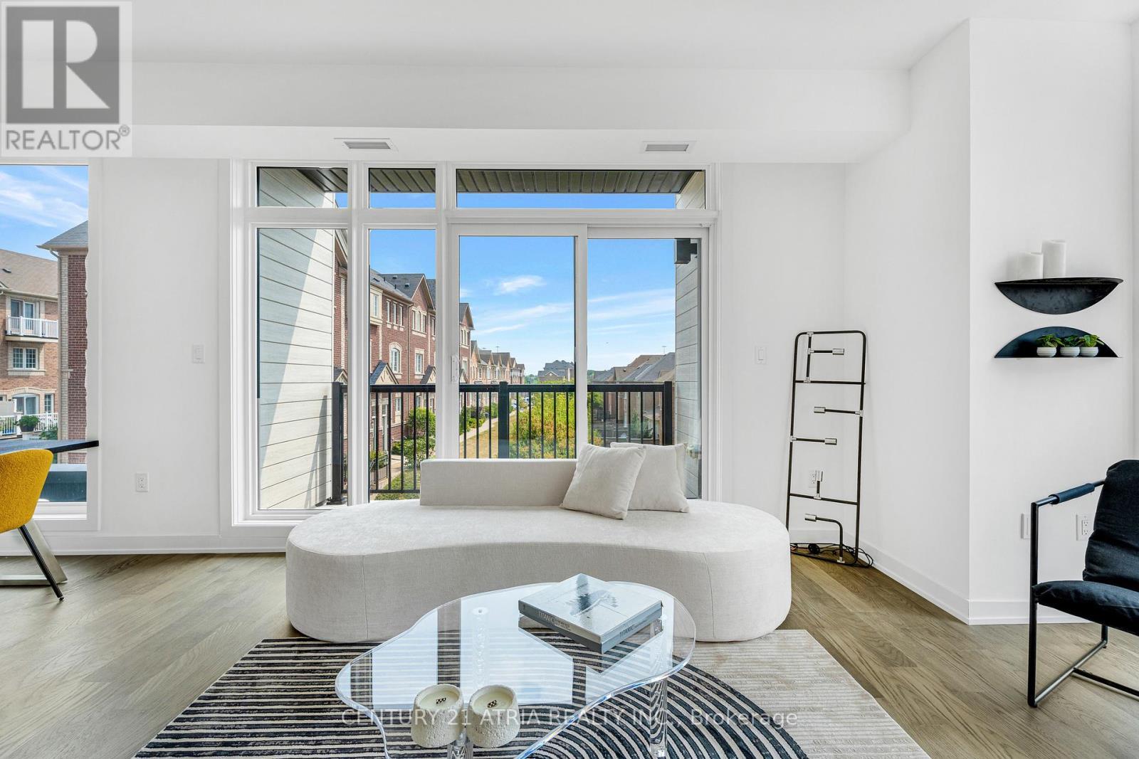 3 - 188 Angus Drive, Ajax, ON - Indoor Photo Showing Living Room