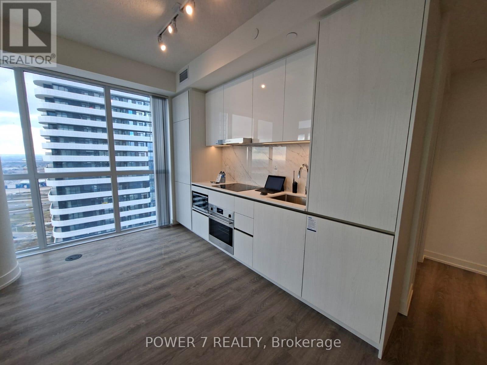 4012 - 8 Interchange Way, Vaughan, ON - Indoor Photo Showing Kitchen