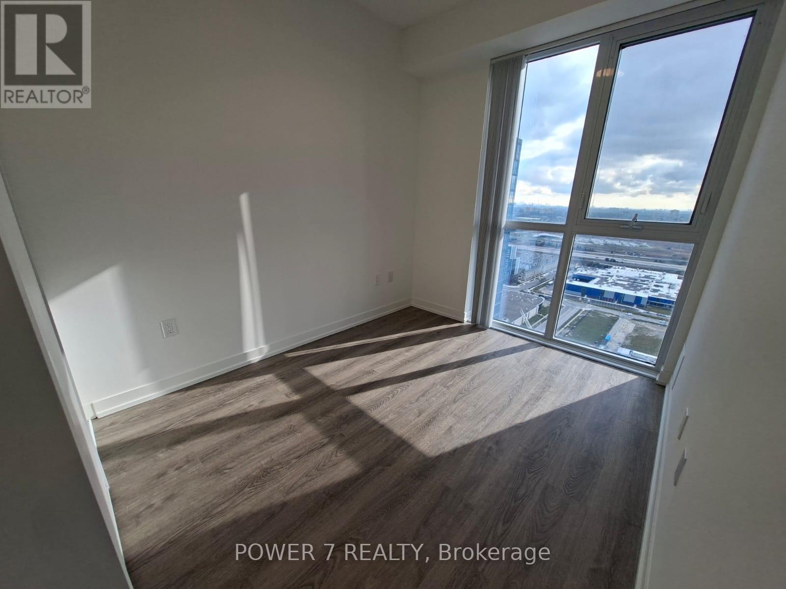 4012 - 8 Interchange Way, Vaughan, ON - Indoor Photo Showing Other Room