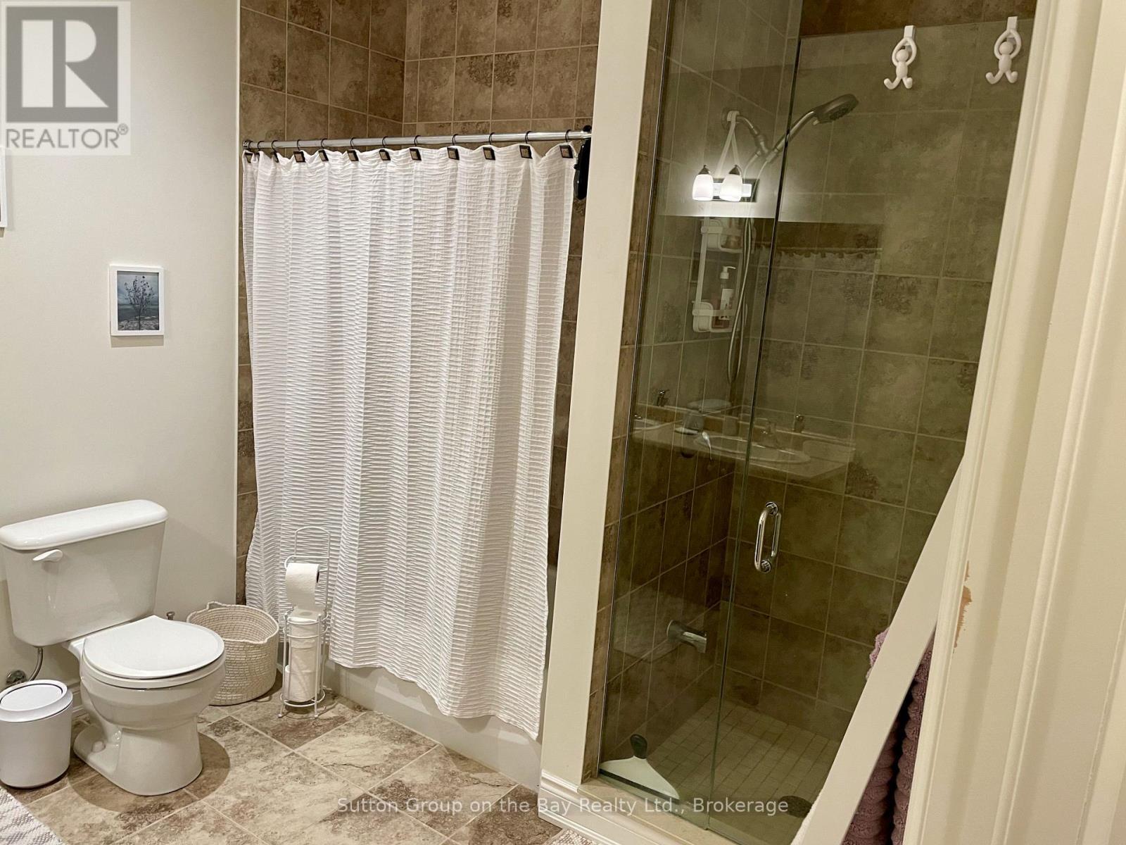 110 - 764 River Road E, Wasaga Beach, ON - Indoor Photo Showing Bathroom