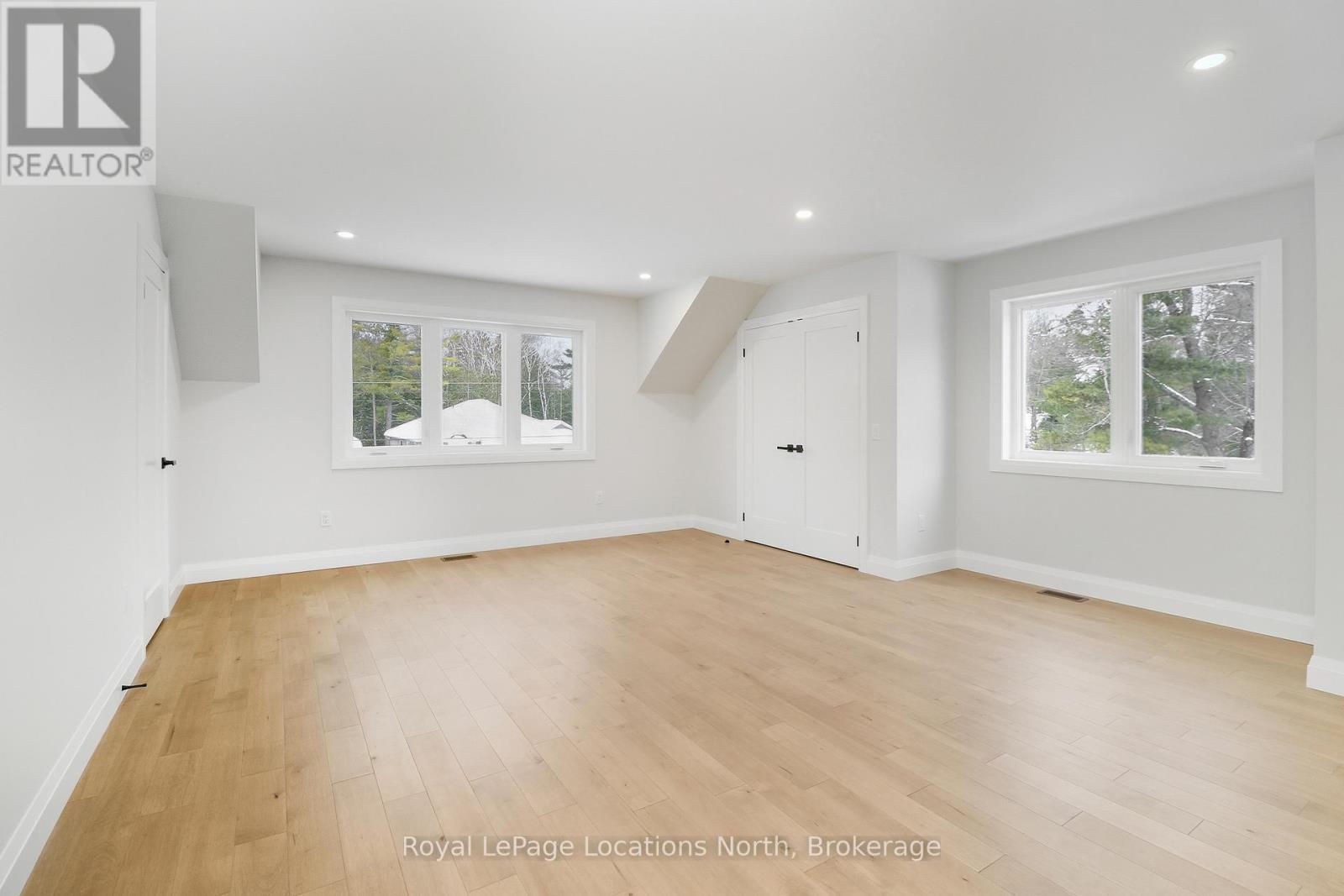 118 Valerie Crescent, Wasaga Beach, ON - Indoor Photo Showing Other Room