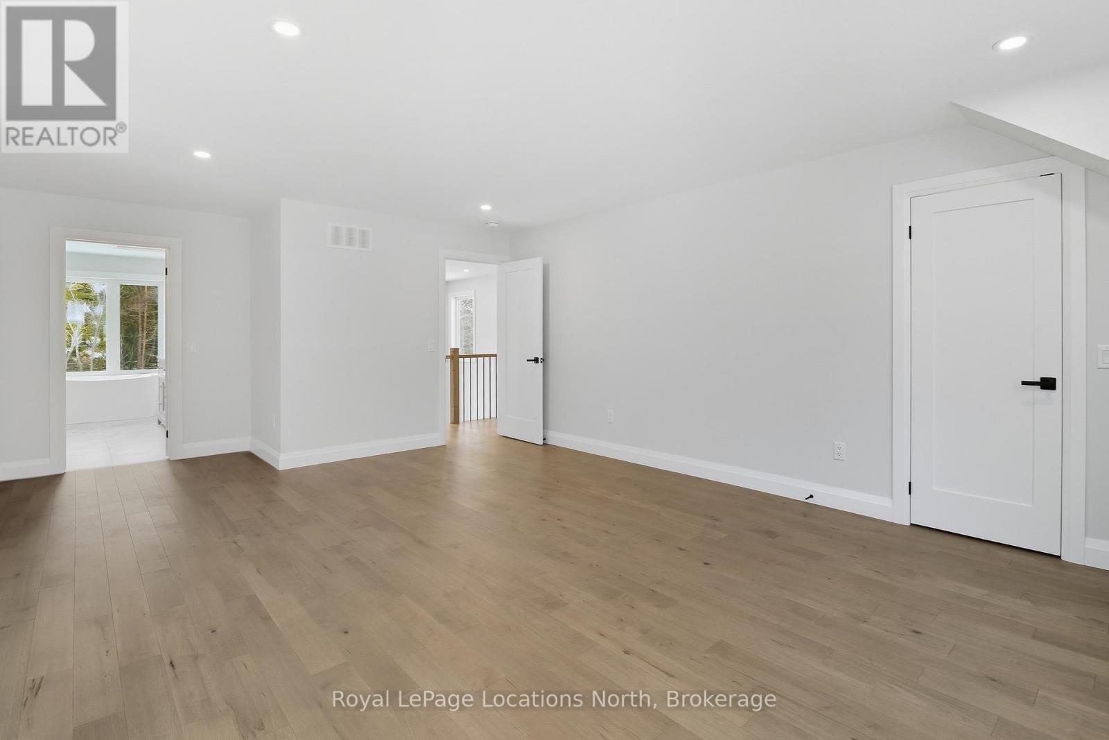 118 Valerie Crescent, Wasaga Beach, ON - Indoor Photo Showing Other Room