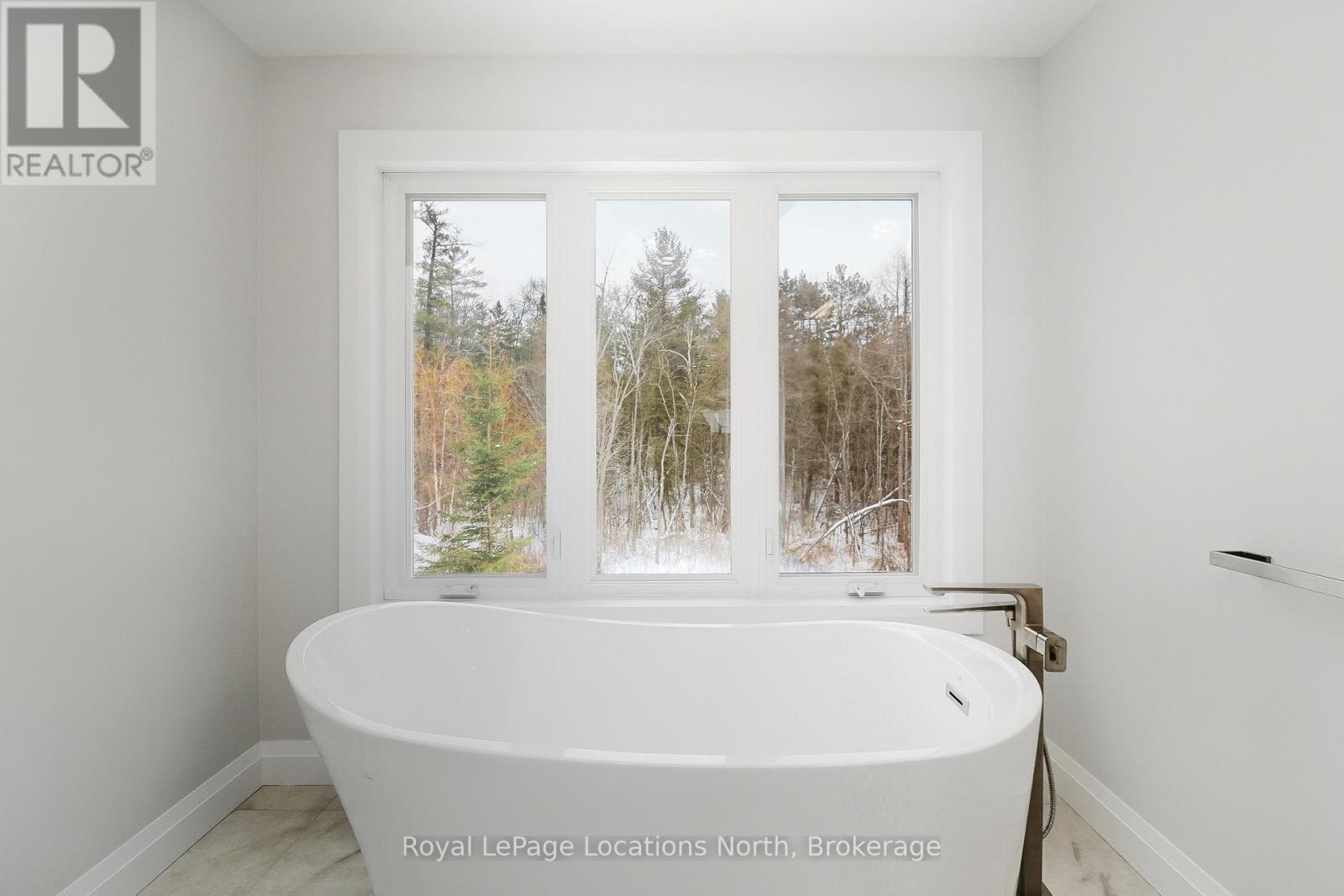 118 Valerie Crescent, Wasaga Beach, ON - Indoor Photo Showing Bathroom