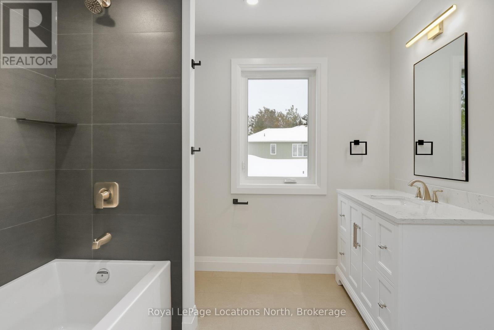 118 Valerie Crescent, Wasaga Beach, ON - Indoor Photo Showing Bathroom