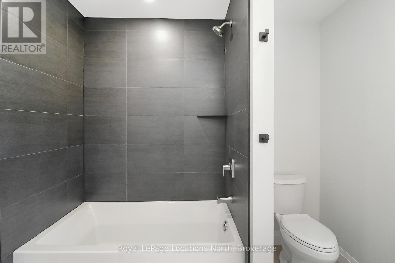 118 Valerie Crescent, Wasaga Beach, ON - Indoor Photo Showing Bathroom