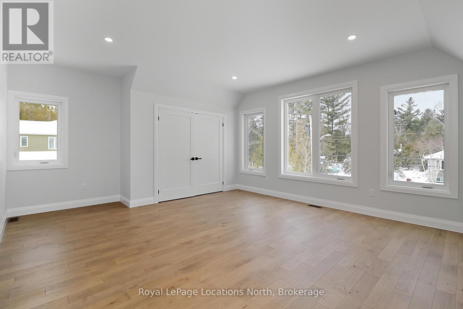 118 Valerie Crescent, Wasaga Beach, ON - Indoor Photo Showing Other Room