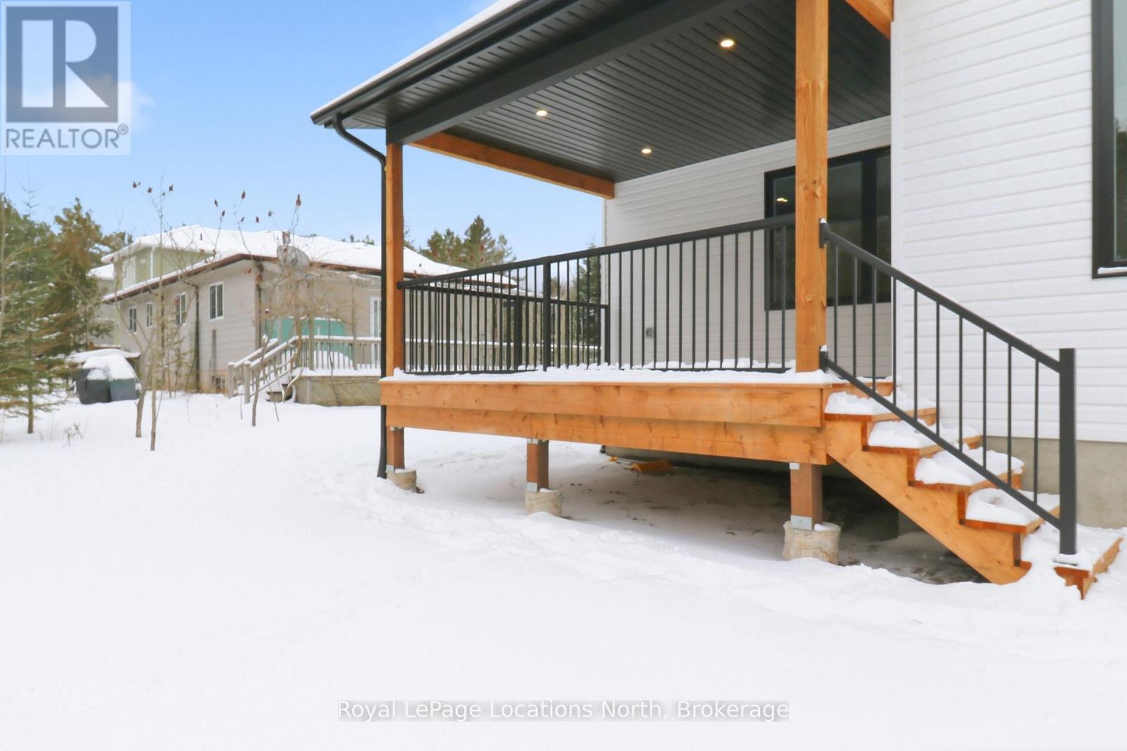 118 Valerie Crescent, Wasaga Beach, ON - Outdoor With Deck Patio Veranda With Exterior