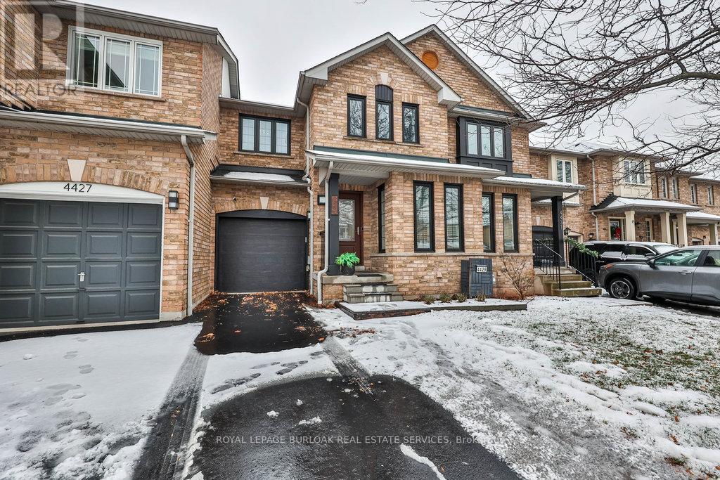 4429 Vallence Drive, Burlington, ON - Outdoor With Facade