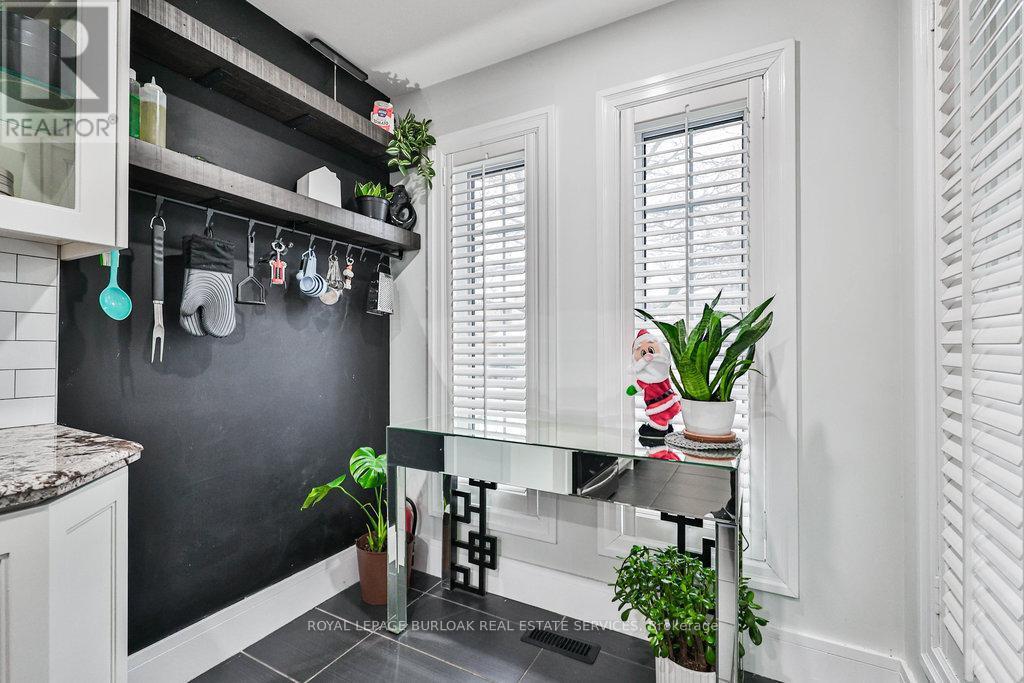 4429 Vallence Drive, Burlington, ON - Indoor Photo Showing Other Room