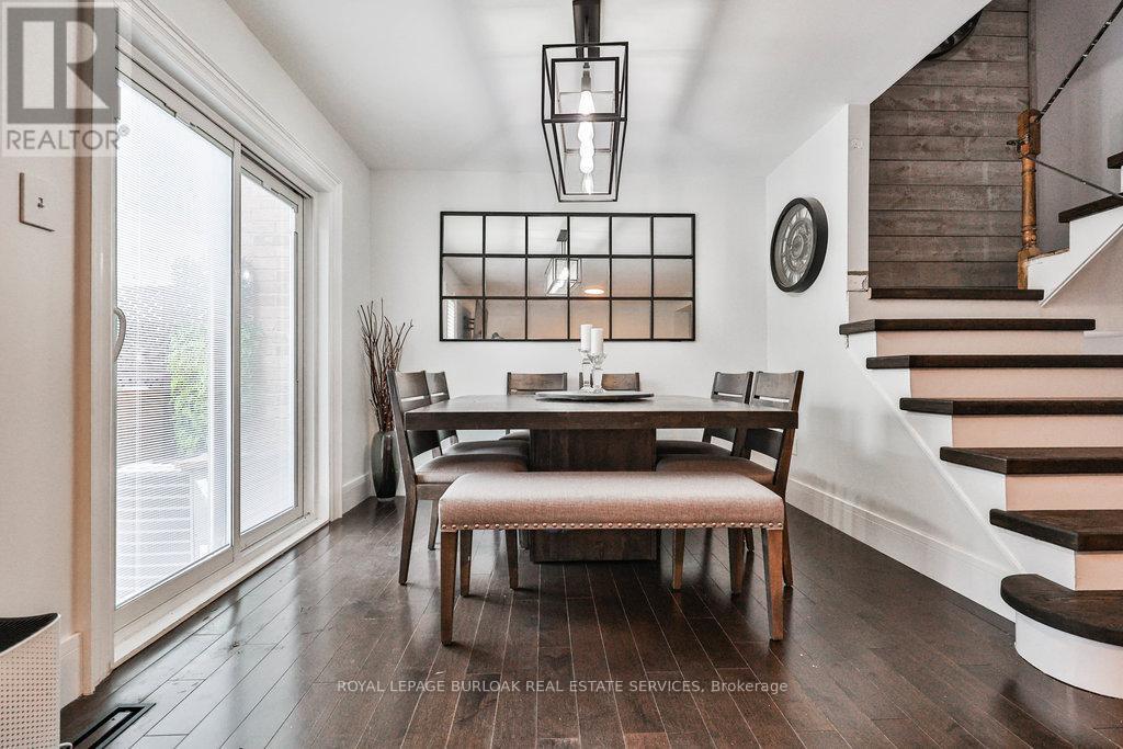 4429 Vallence Drive, Burlington, ON - Indoor Photo Showing Dining Room