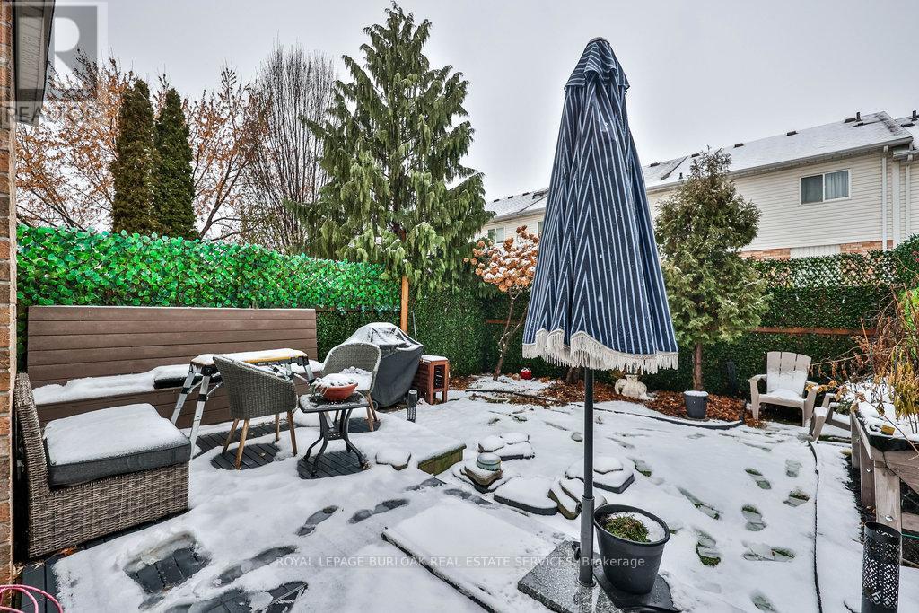 4429 Vallence Drive, Burlington, ON - Outdoor