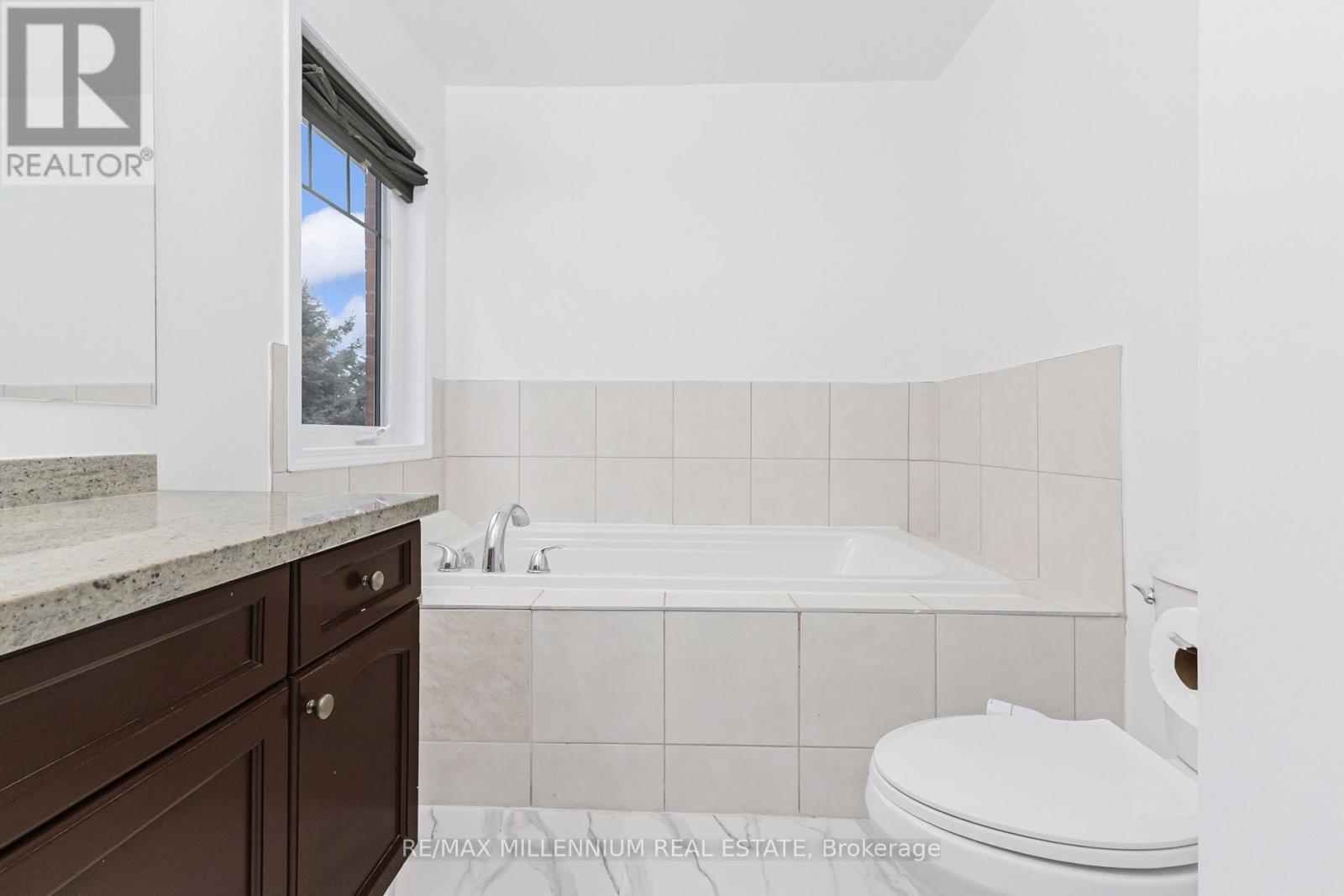 5 Haverty Trail, Brampton, ON - Indoor Photo Showing Bathroom