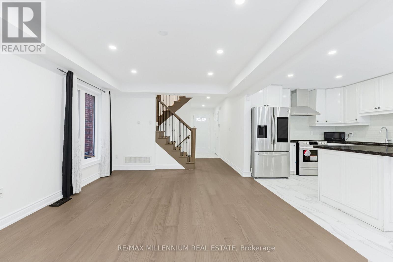 5 Haverty Trail, Brampton, ON - Indoor Photo Showing Kitchen