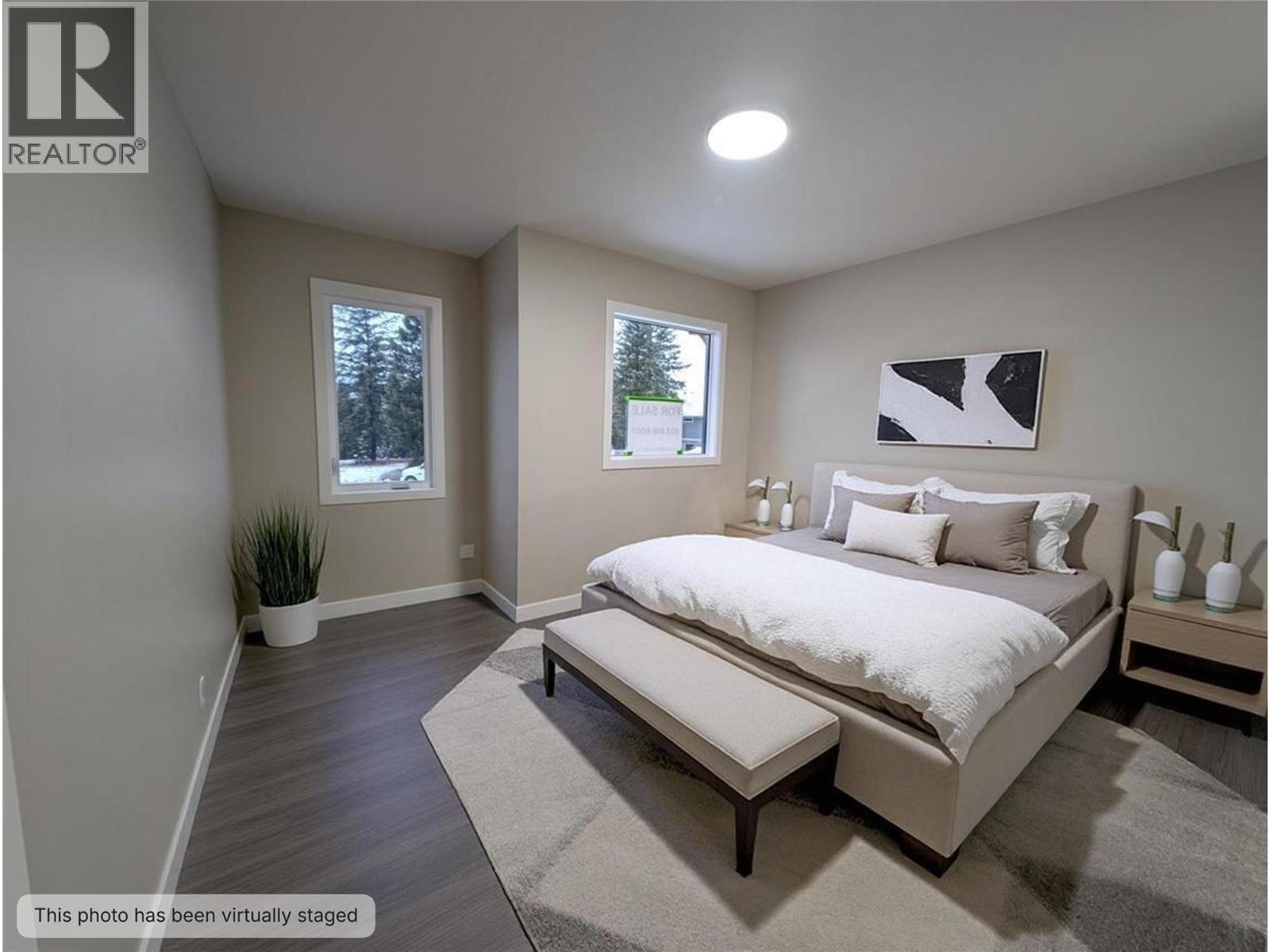 7114 Morgan Lane, Radium Hot Springs, BC - Indoor Photo Showing Bedroom