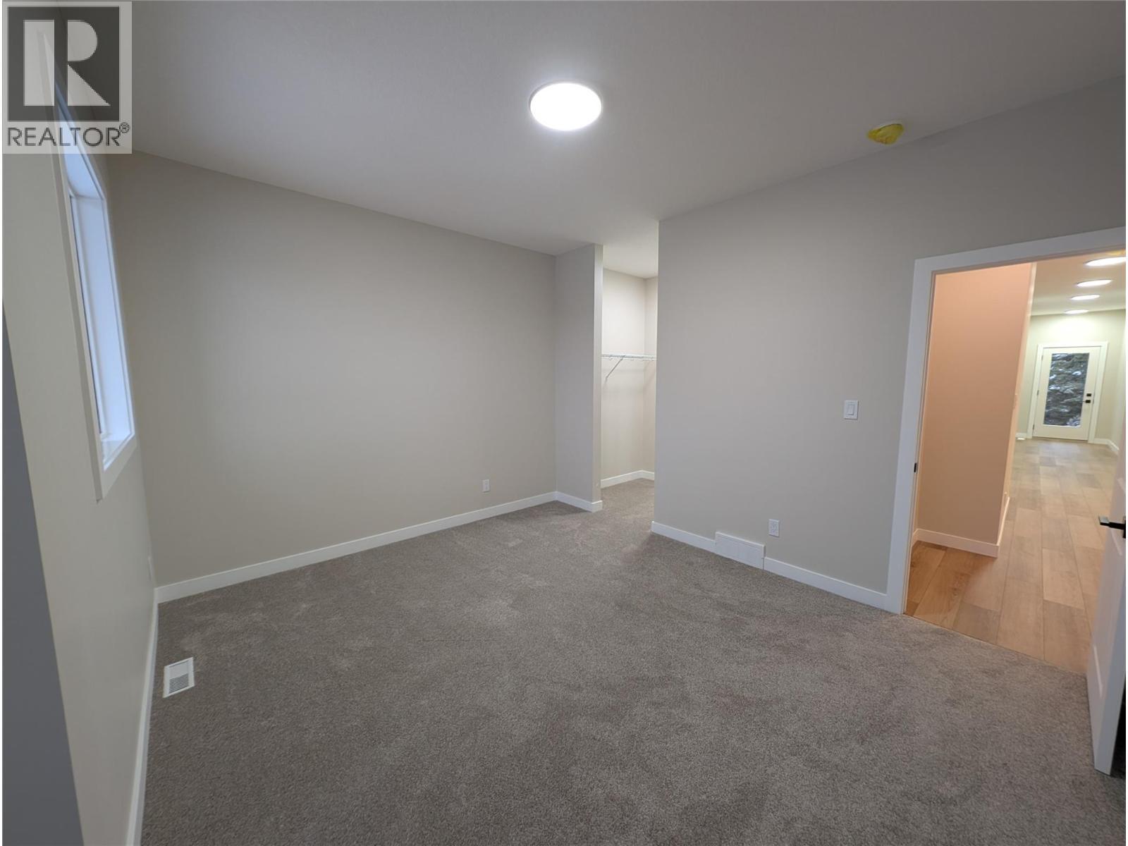 7114 Morgan Lane, Radium Hot Springs, BC - Indoor Photo Showing Other Room