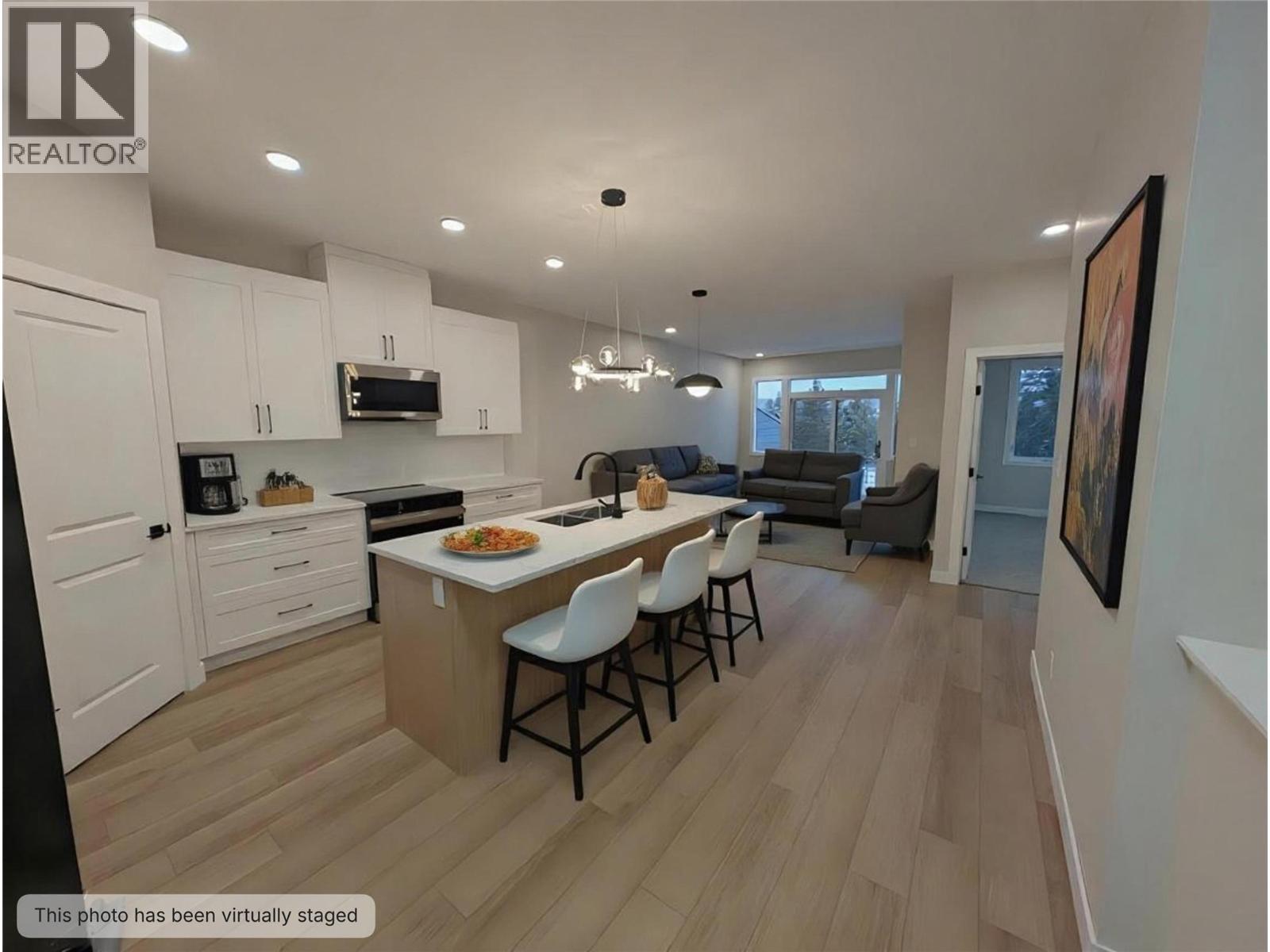 7114 Morgan Lane, Radium Hot Springs, BC - Indoor