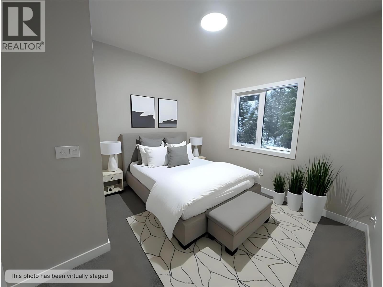 7114 Morgan Lane, Radium Hot Springs, BC - Indoor Photo Showing Bedroom