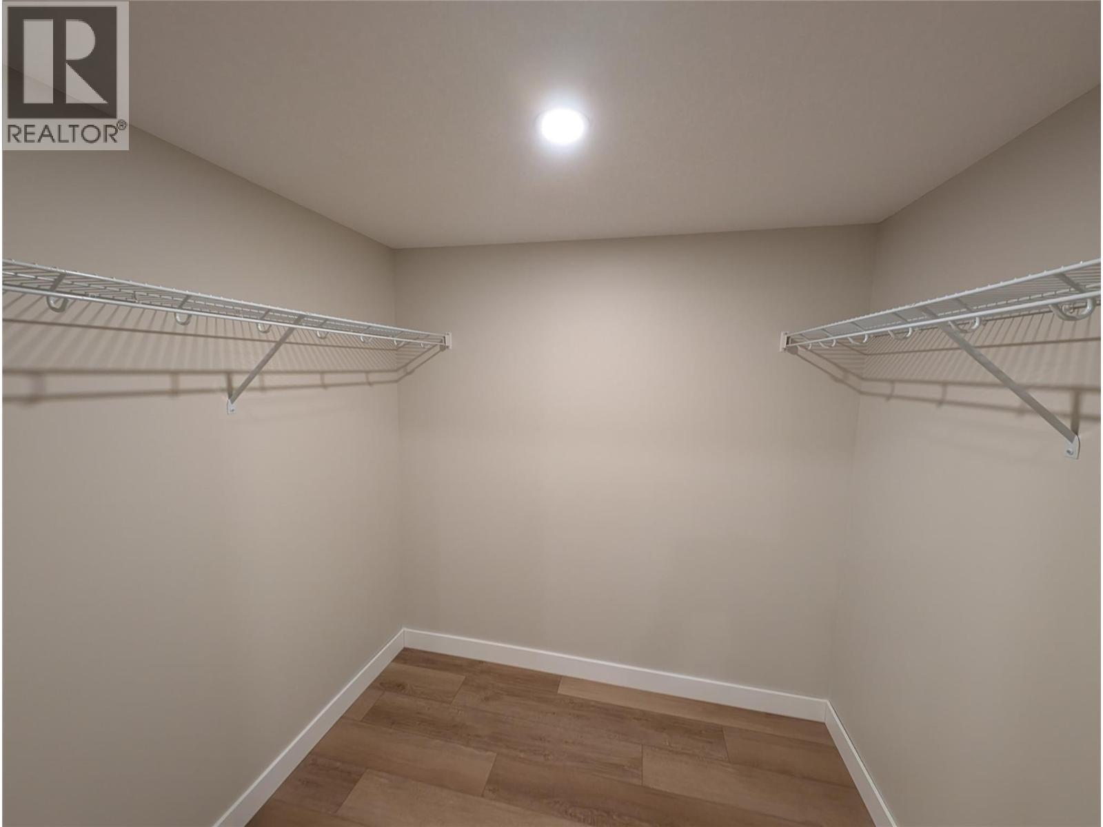 7114 Morgan Lane, Radium Hot Springs, BC - Indoor With Storage