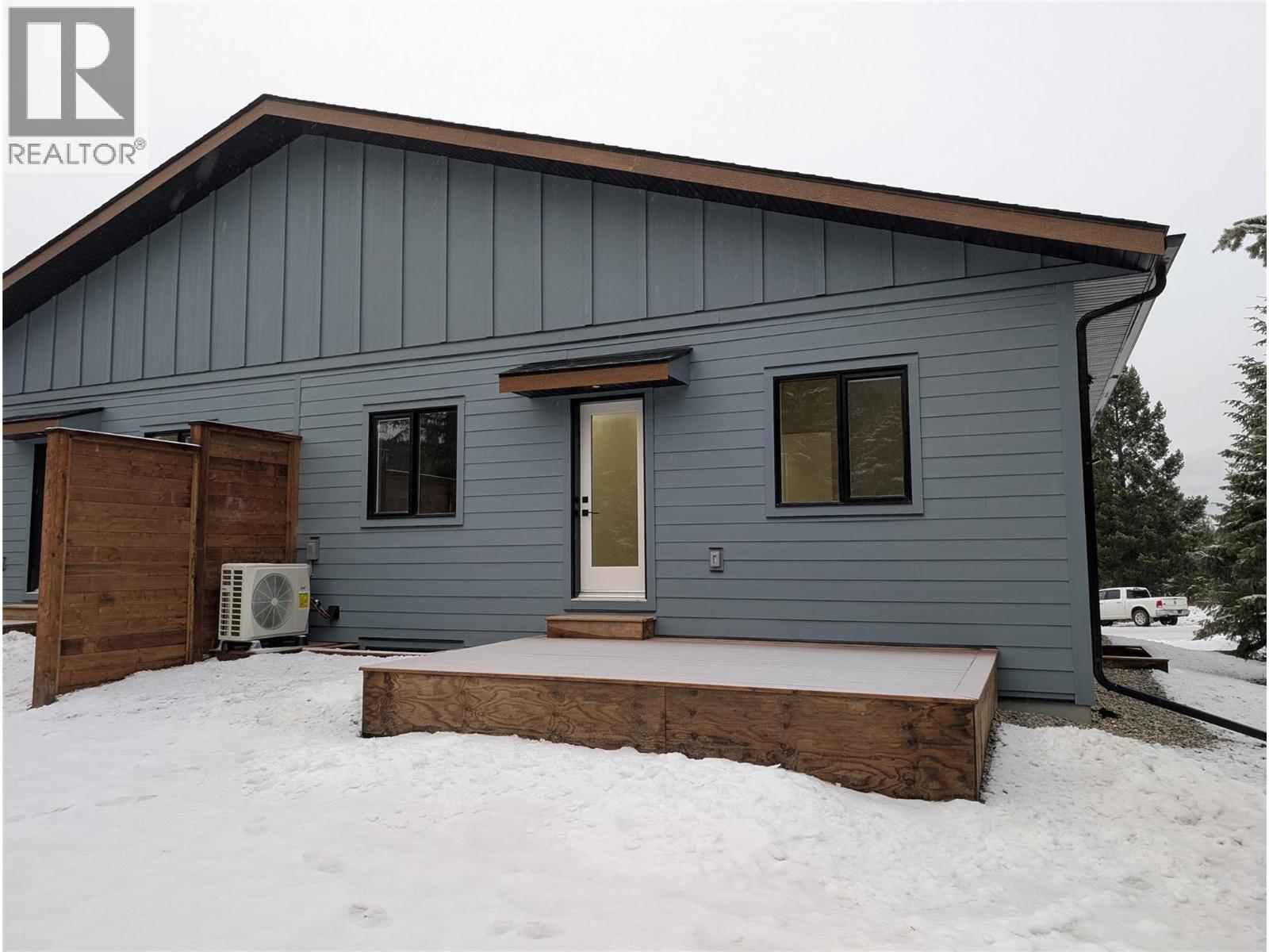 7114 Morgan Lane, Radium Hot Springs, BC - Outdoor With Exterior