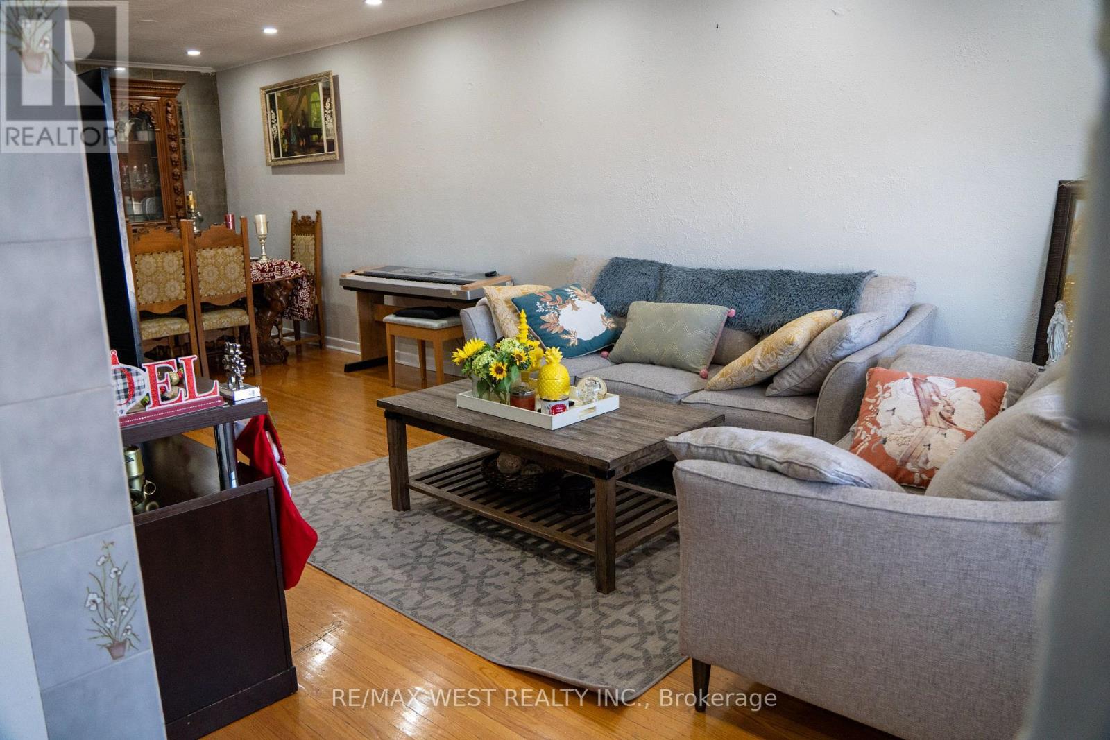 3 Lakeland Drive, Toronto, ON - Indoor