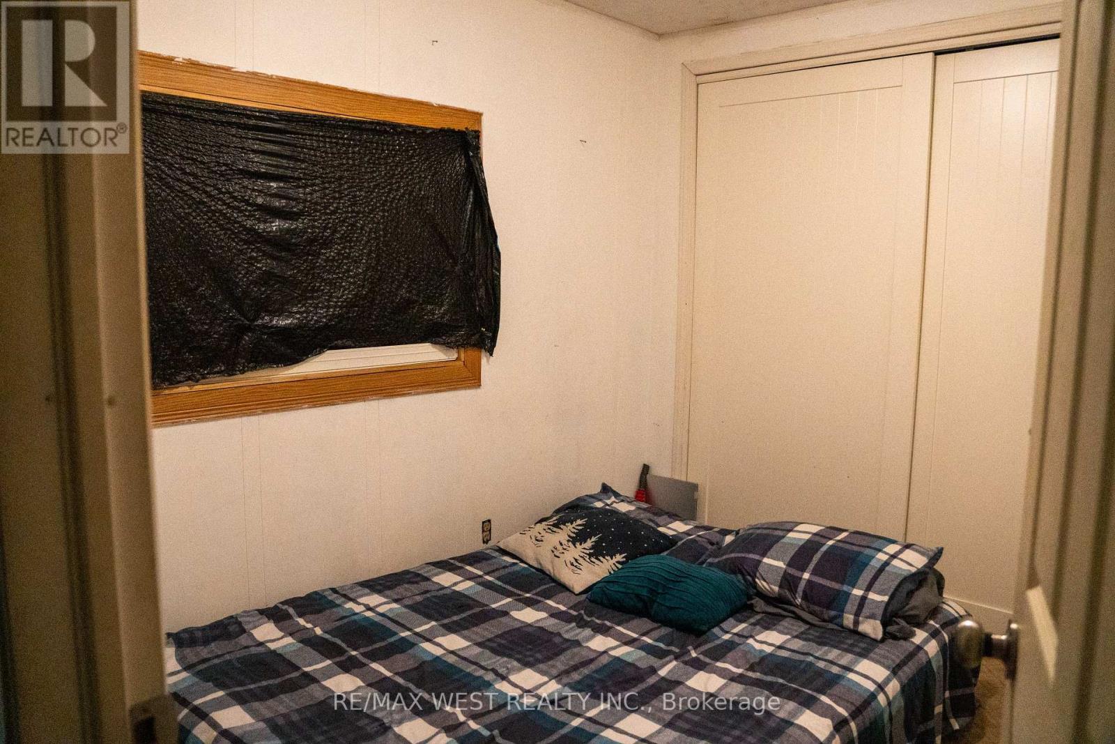 3 Lakeland Drive, Toronto, ON - Indoor Photo Showing Bedroom