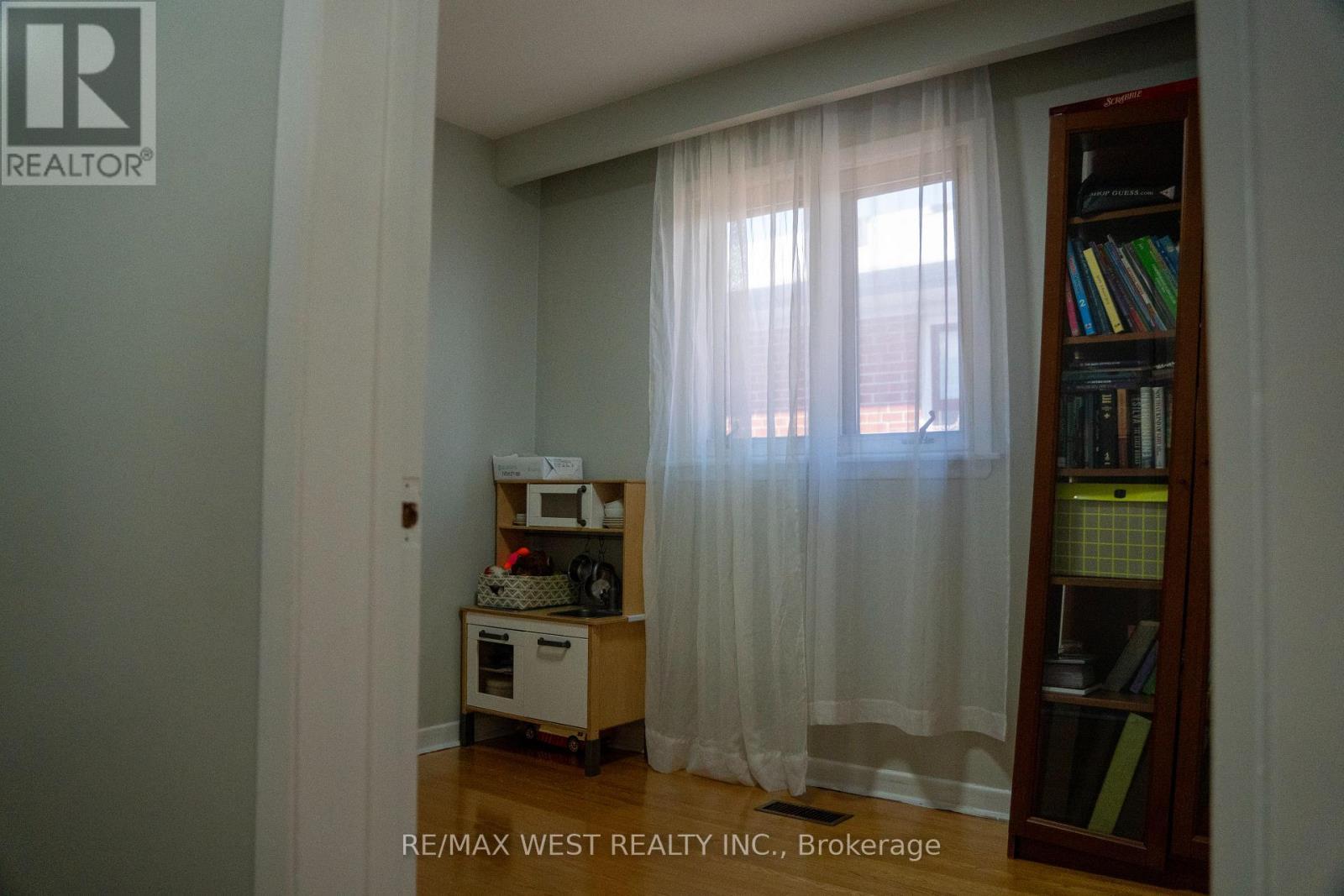 3 Lakeland Drive, Toronto, ON - Indoor Photo Showing Other Room