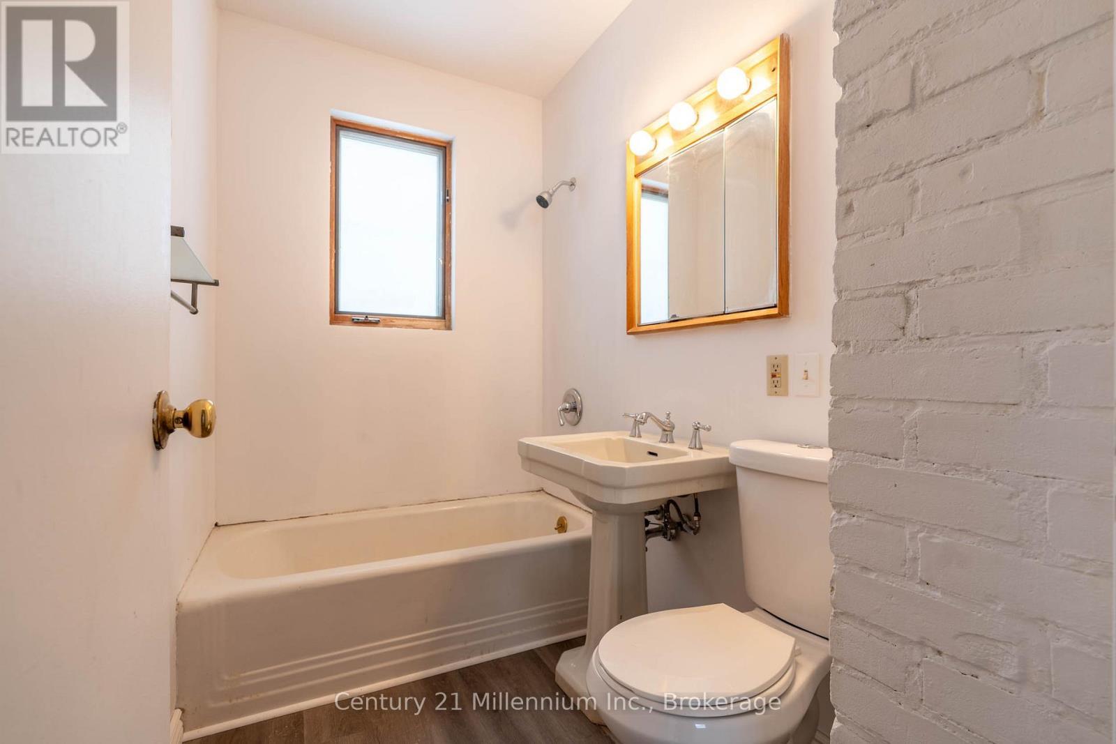 701 5Th Street E, Owen Sound, ON - Indoor Photo Showing Bathroom