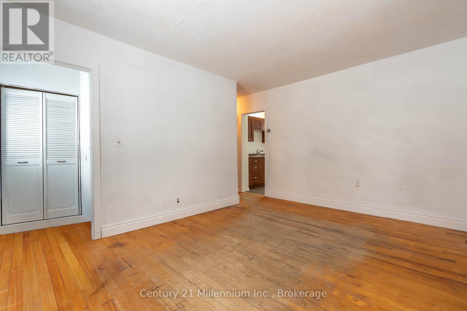 701 5Th Street E, Owen Sound, ON - Indoor Photo Showing Other Room