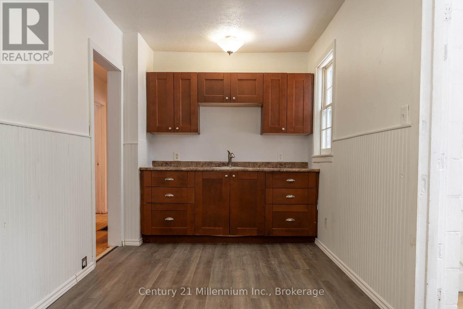 701 5Th Street E, Owen Sound, ON - Indoor Photo Showing Kitchen
