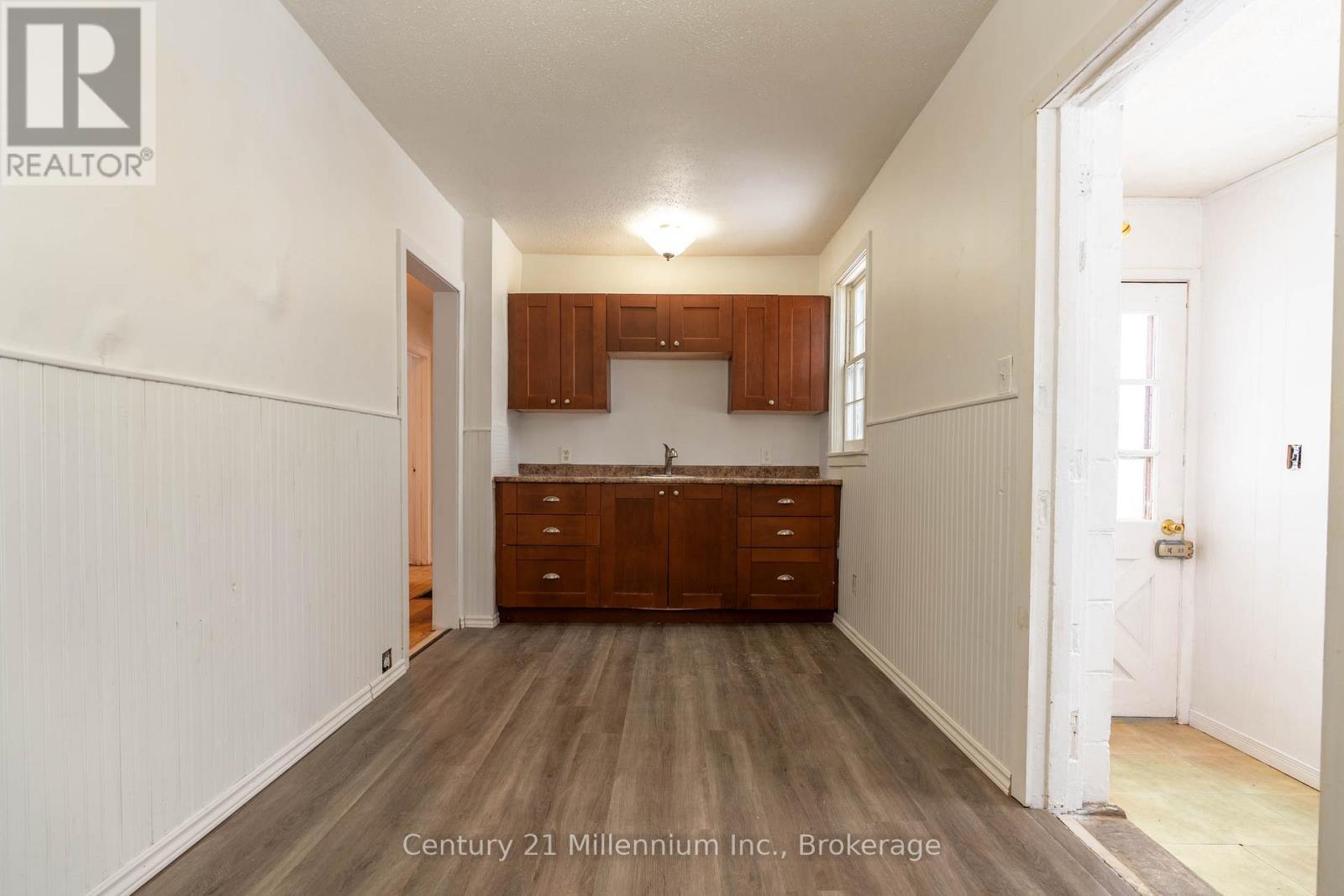 701 5Th Street E, Owen Sound, ON - Indoor Photo Showing Kitchen