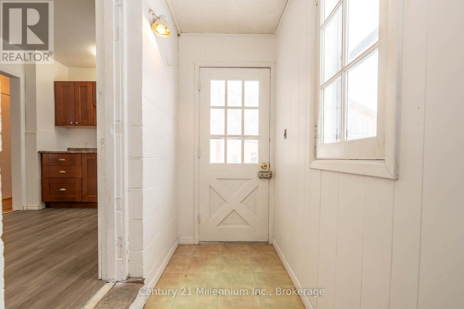 701 5Th Street E, Owen Sound, ON - Indoor Photo Showing Other Room