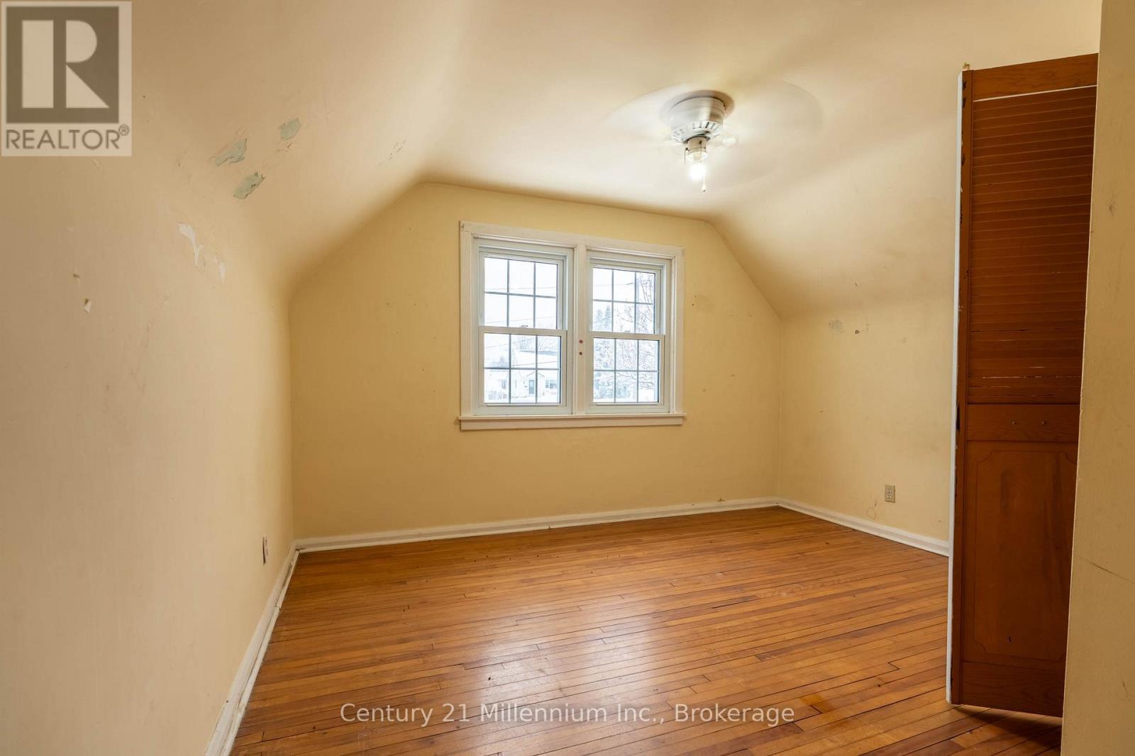 Bed 3 - 701 5Th Street E, Owen Sound, ON - Indoor Photo Showing Other Room